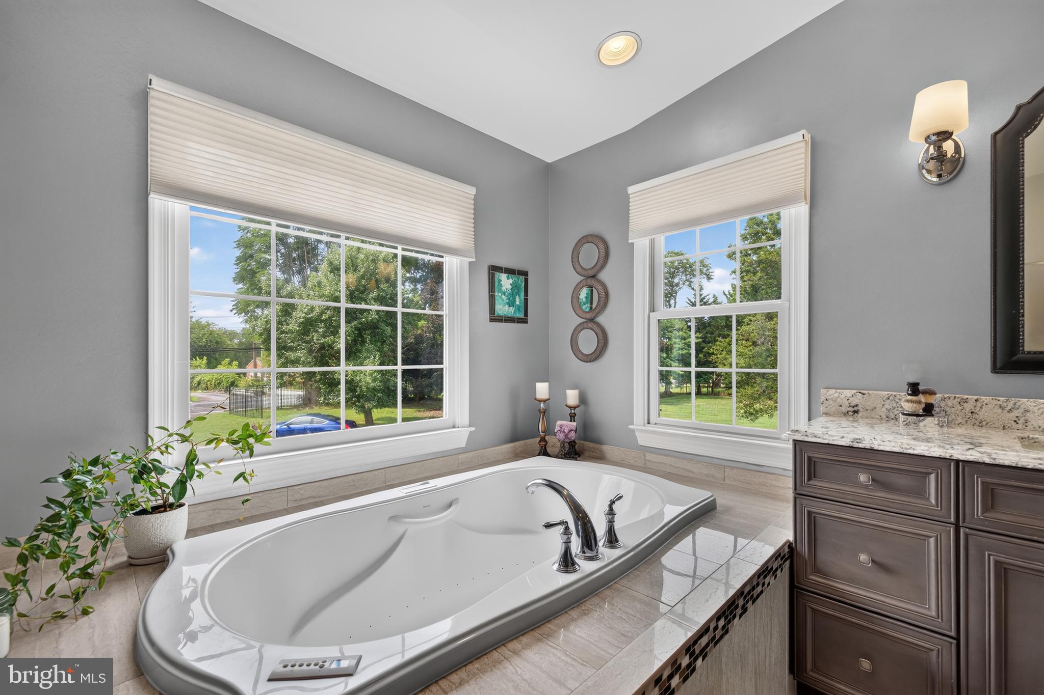 SENECA HIGHLANDS - Residential