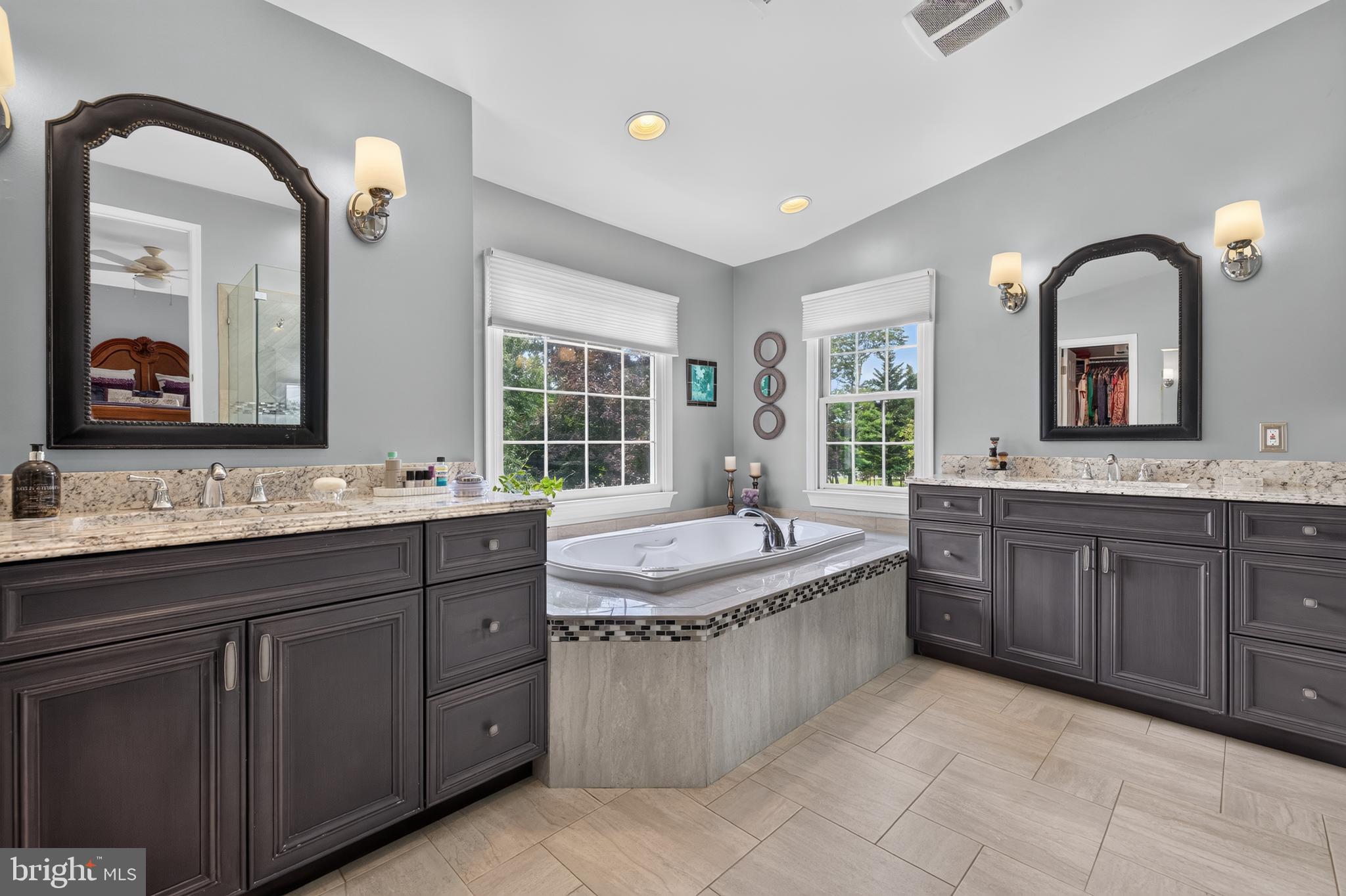 SENECA HIGHLANDS - Residential