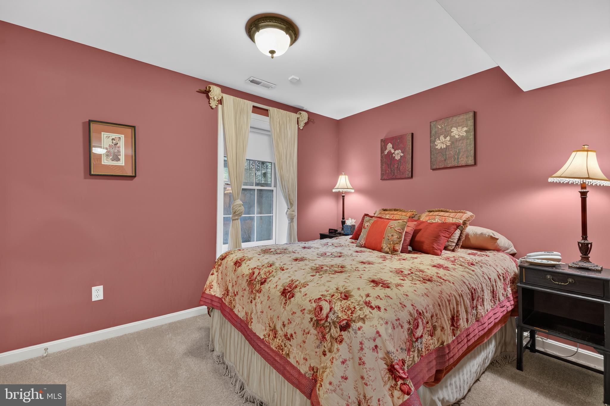 SENECA HIGHLANDS - Residential