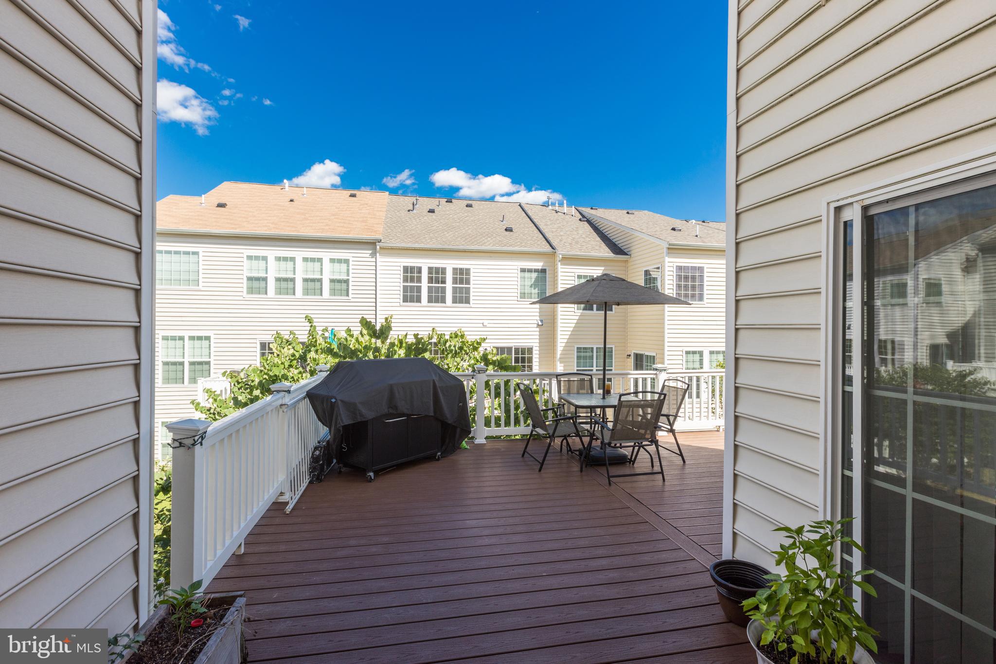 EAST GATE - Residential Lease