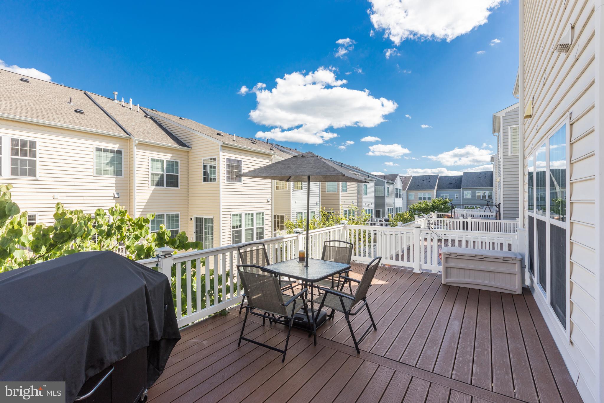 EAST GATE - Residential Lease