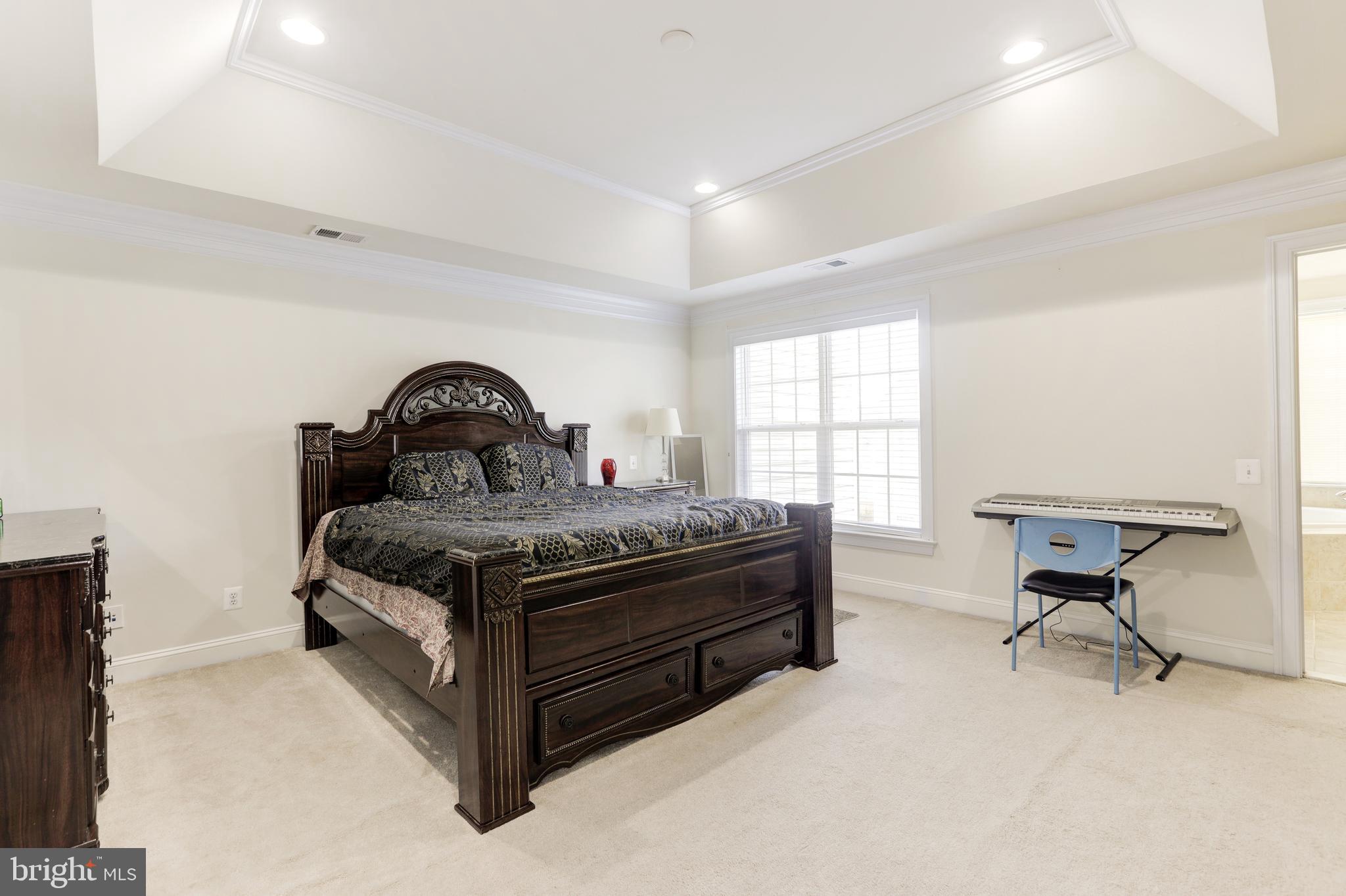 EAST GATE - Residential Lease