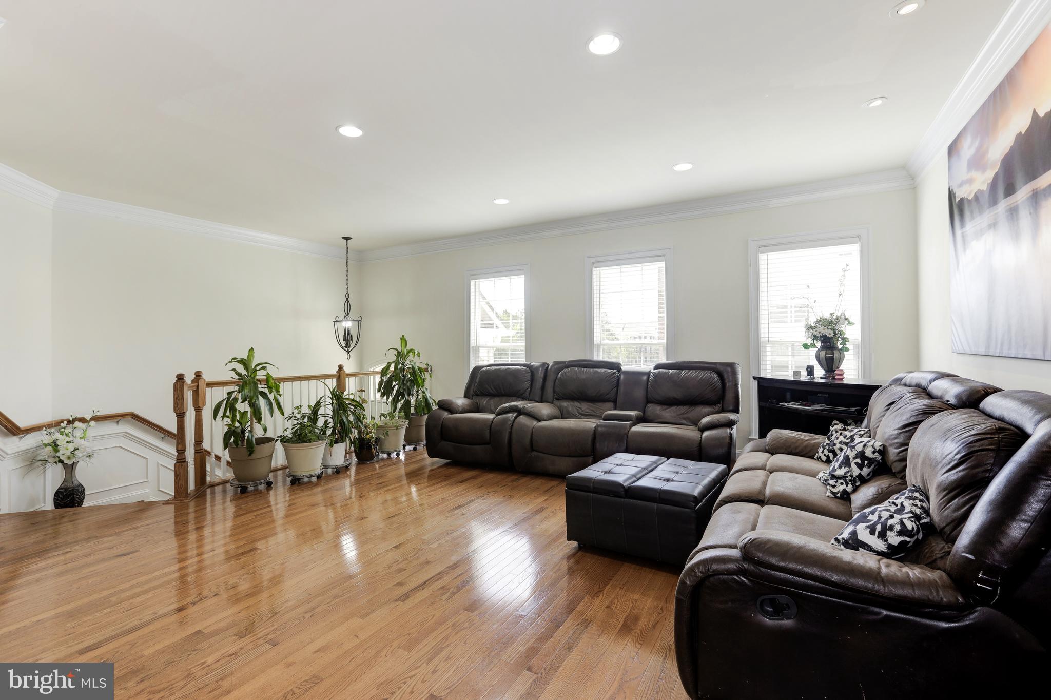 EAST GATE - Residential Lease