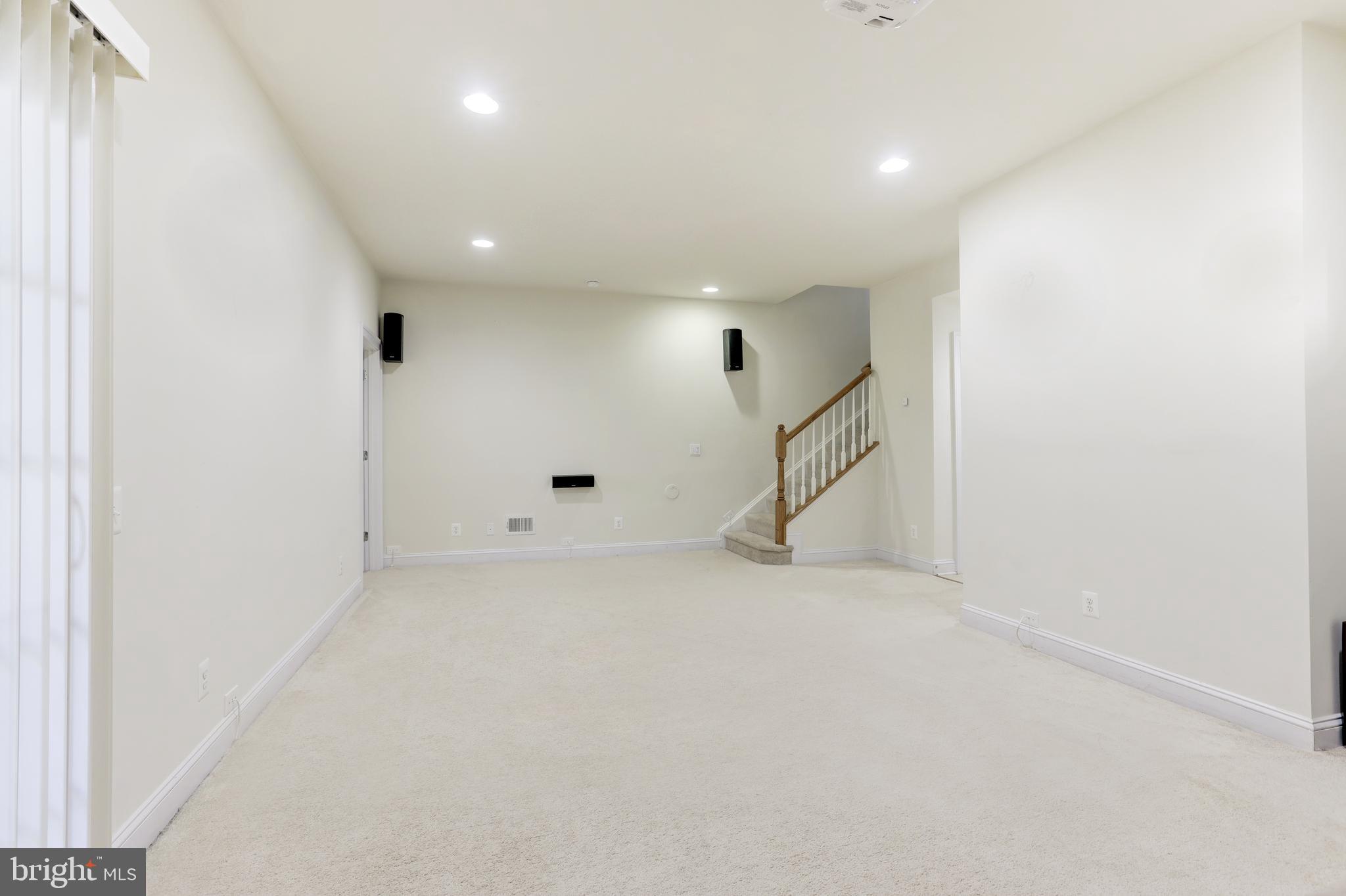 EAST GATE - Residential Lease
