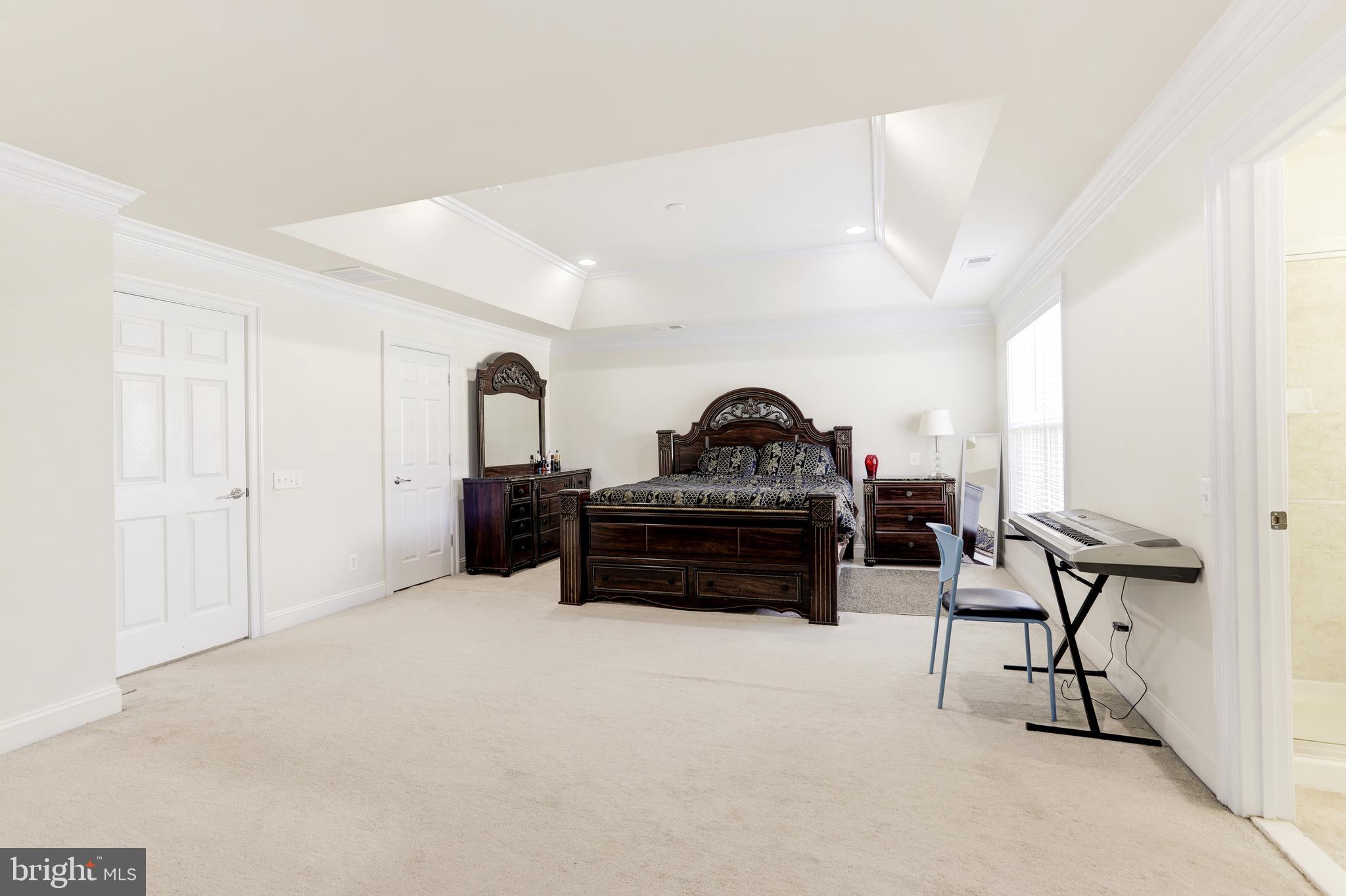 EAST GATE - Residential Lease