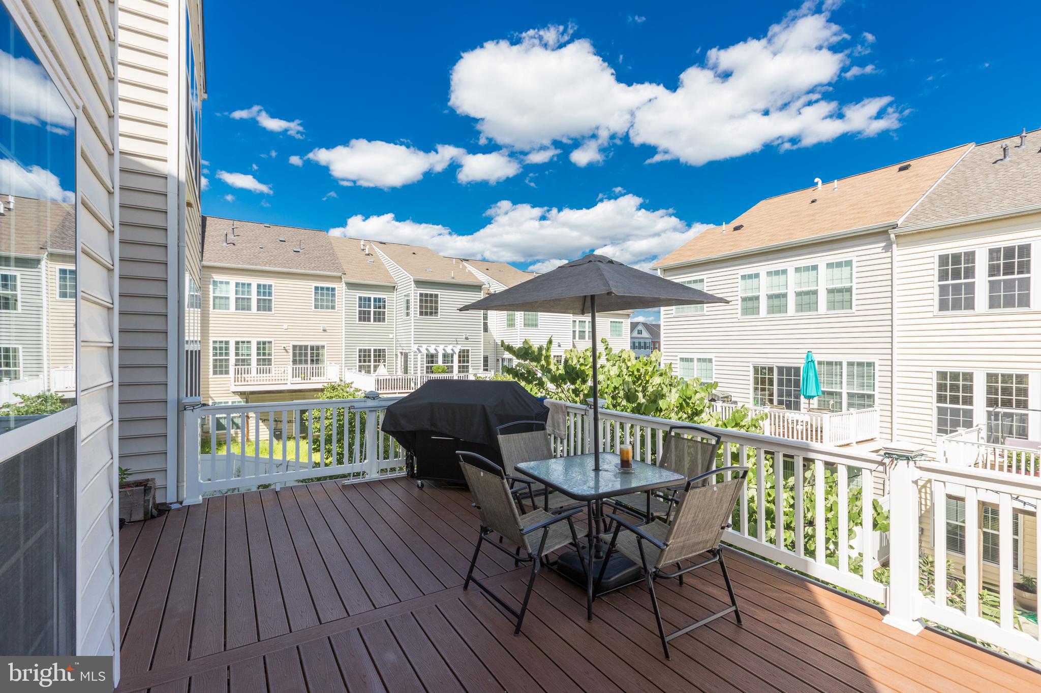 EAST GATE - Residential Lease