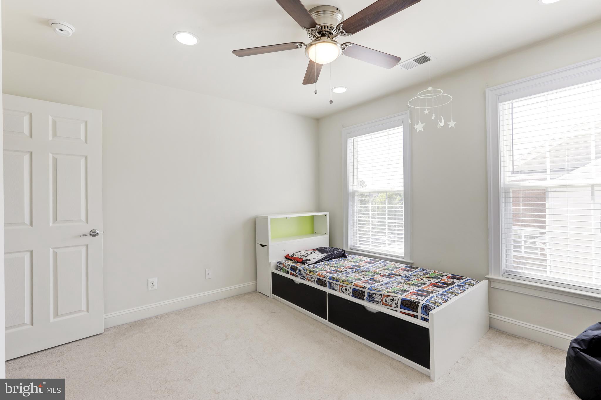 EAST GATE - Residential Lease
