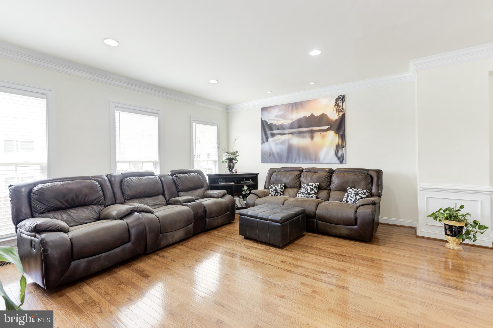 EAST GATE - Residential Lease