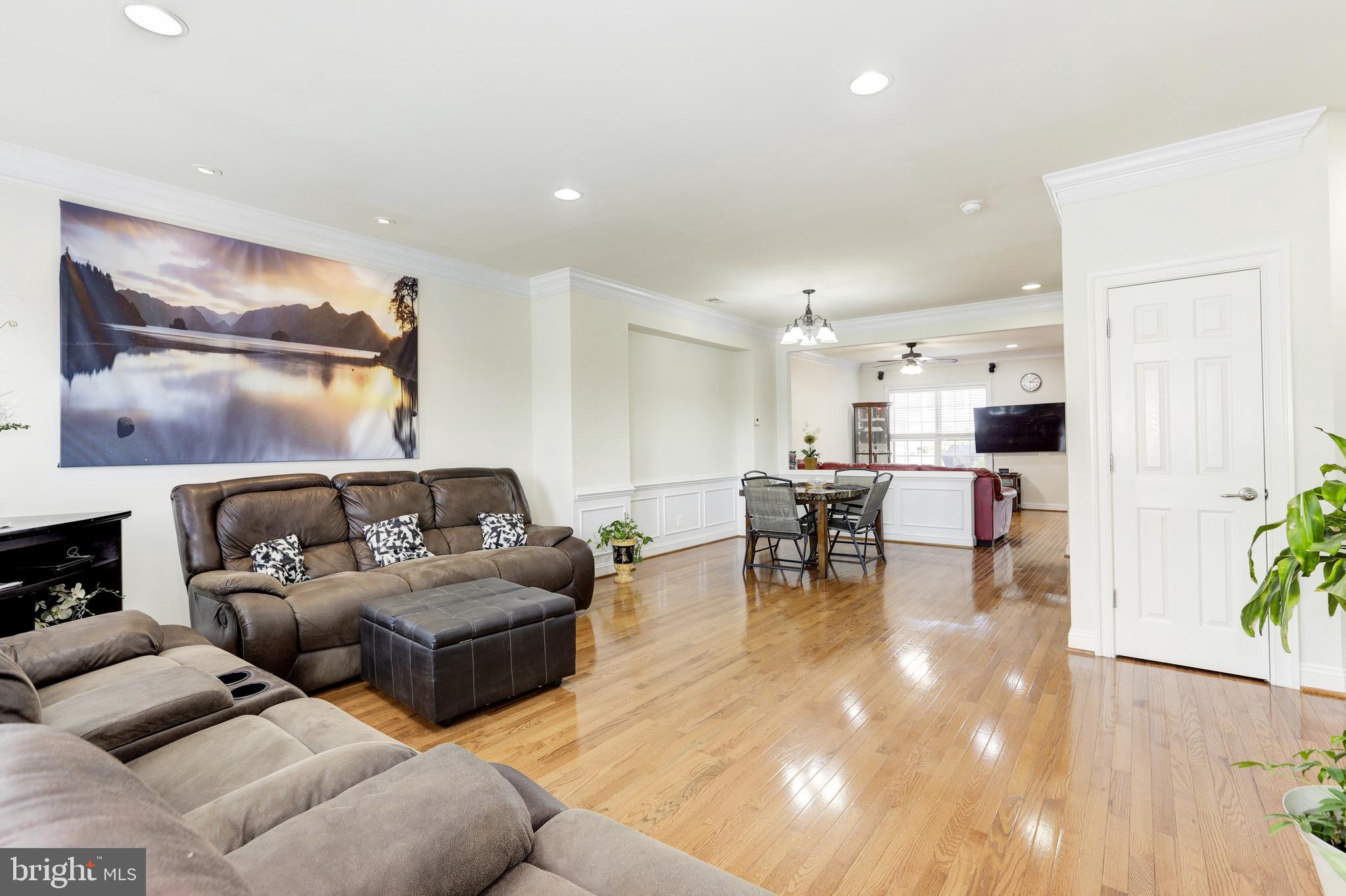 EAST GATE - Residential Lease