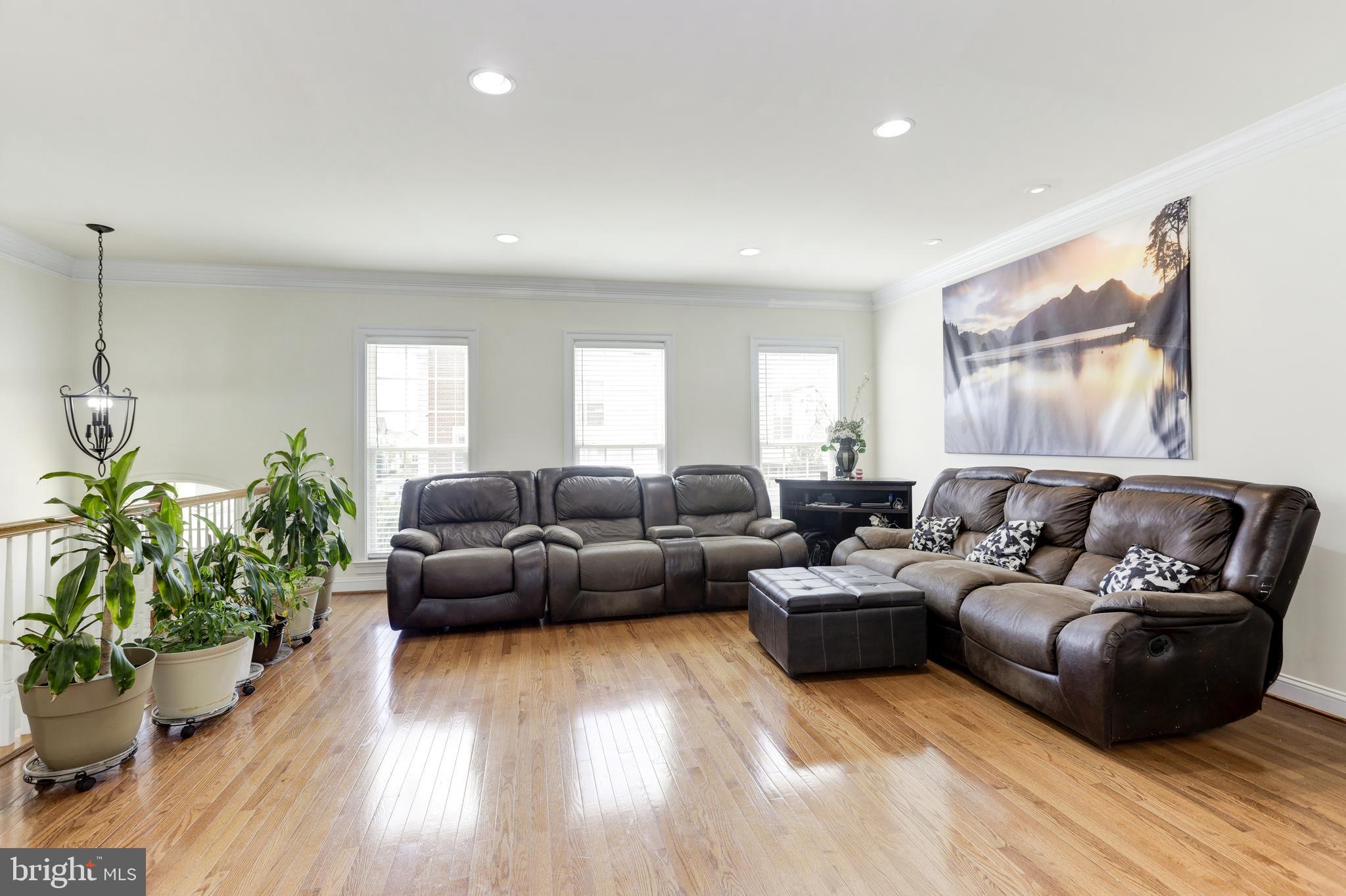 EAST GATE - Residential Lease
