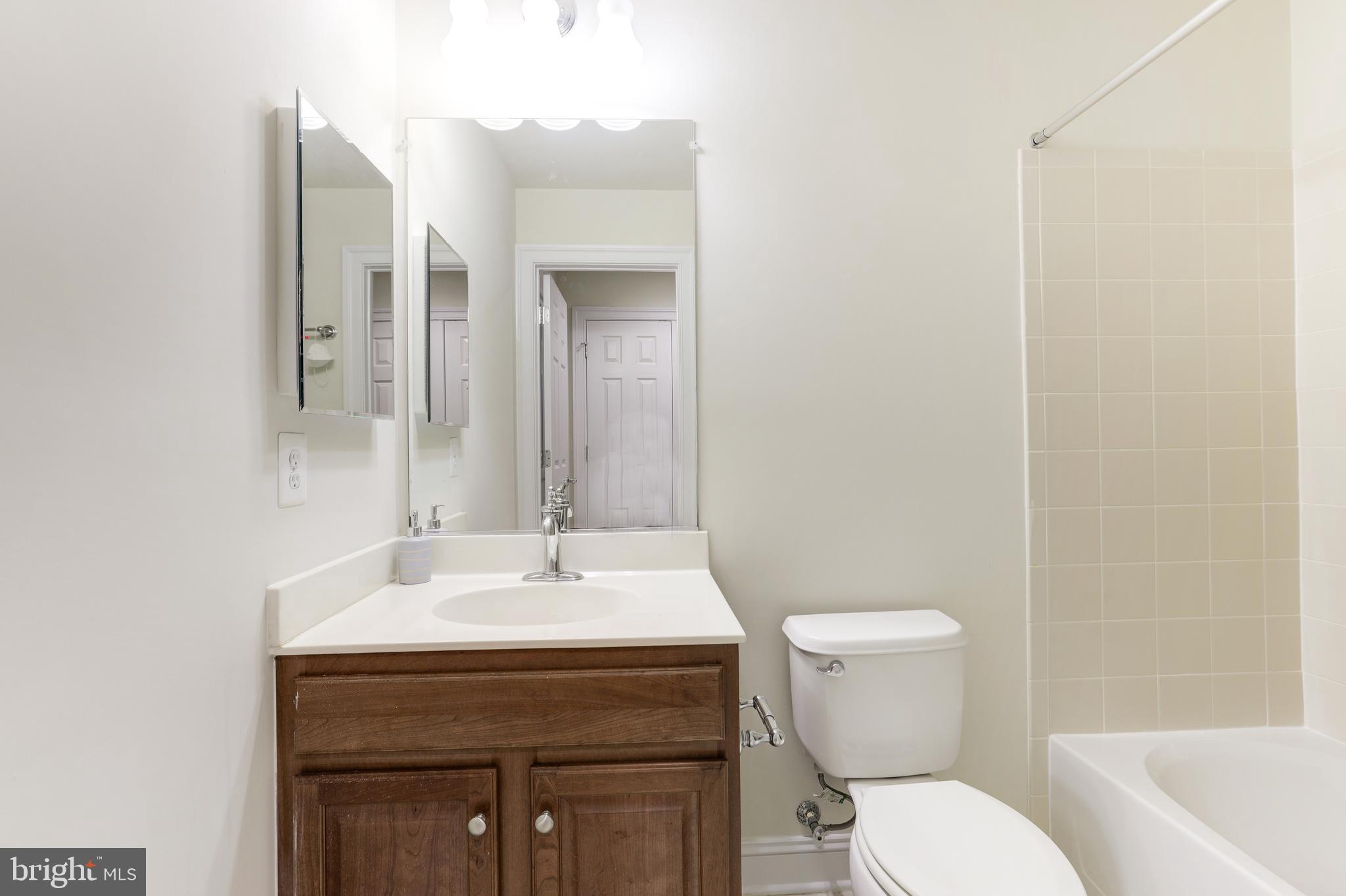 EAST GATE - Residential Lease