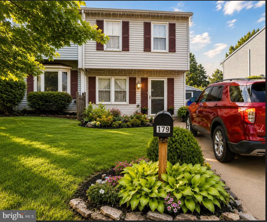 Investor Alert – Turnkey Opportunity with Long-Term Tenant in Place!
Don't miss this outstanding investment opportunity in the highly desirable Stonegate subdivision. This well-maintained traditional twin/semi-detached home offers immediate cash flow with a reliable tenant already in place through October 2027, providing stable rental income from day one.
Built in 1982, the home features approximately 1,180 square feet of finished living space with 3 bedrooms and 1.5 bathrooms. Situated on a premium corner lot, the property offers excellent curb appeal, a welcoming front yard, and a fully fenced rear yard backing to a spacious common area for added privacy and outdoor enjoyment.

A standout feature is the oversized private concrete driveway with parking for up to six vehicles—a rare and highly desirable amenity that adds significant value for tenants and future homeowners alike.

Located in the established and sought-after Stonegate community, this property offers strong long-term appreciation potential in a stable neighborhood. Whether you're looking to expand your investment portfolio or secure a low-maintenance, income-producing asset, this property checks all the boxes. With future opportunities for cosmetic updates or landscaping enhancements, there's additional potential to increase both rental value and overall equity.

Start earning income immediately with a tenant already in place through October 2027—an exceptional turnkey investment you won't want to miss!