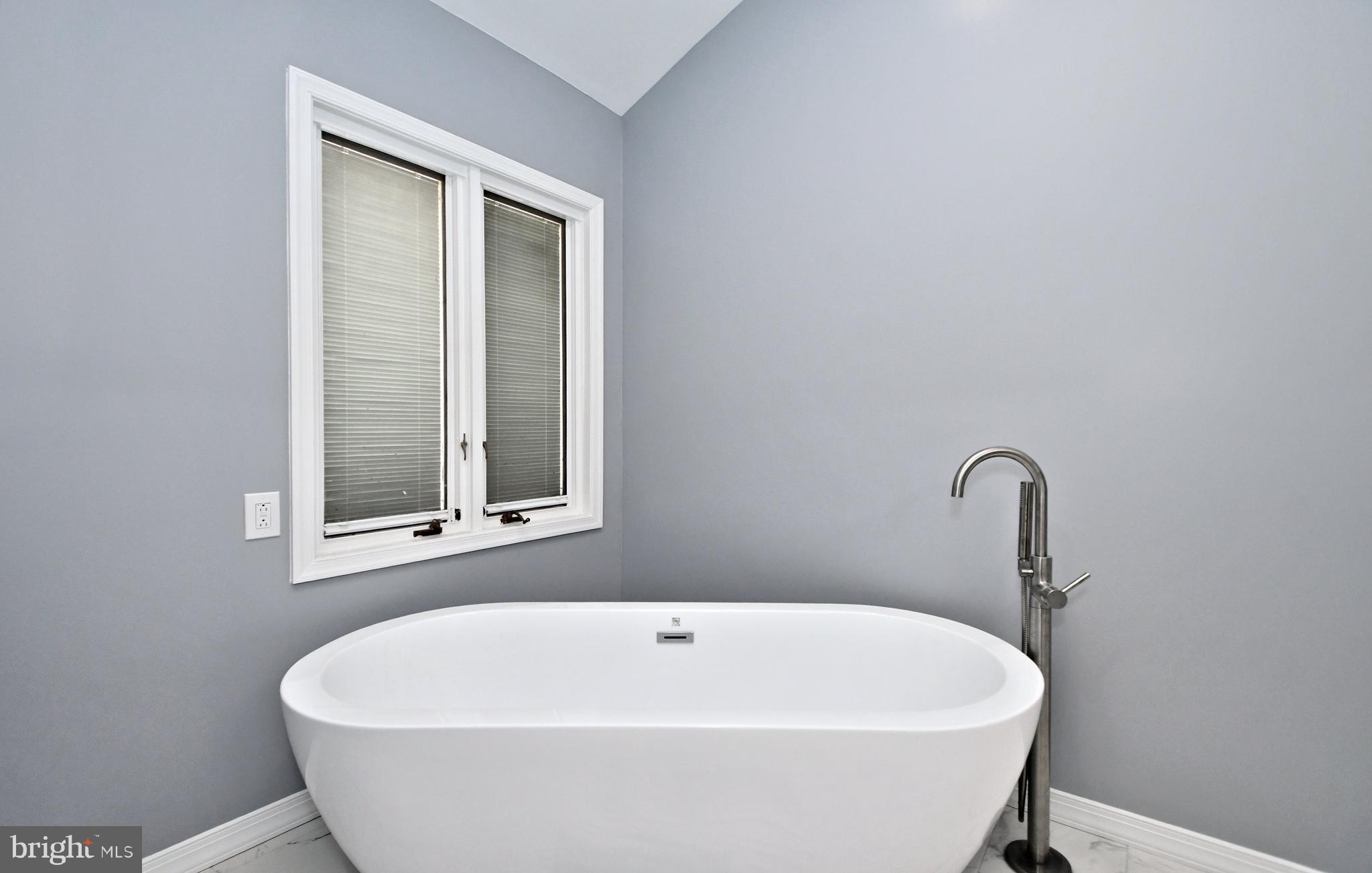 EXECUTIVE ESTATES - Residential