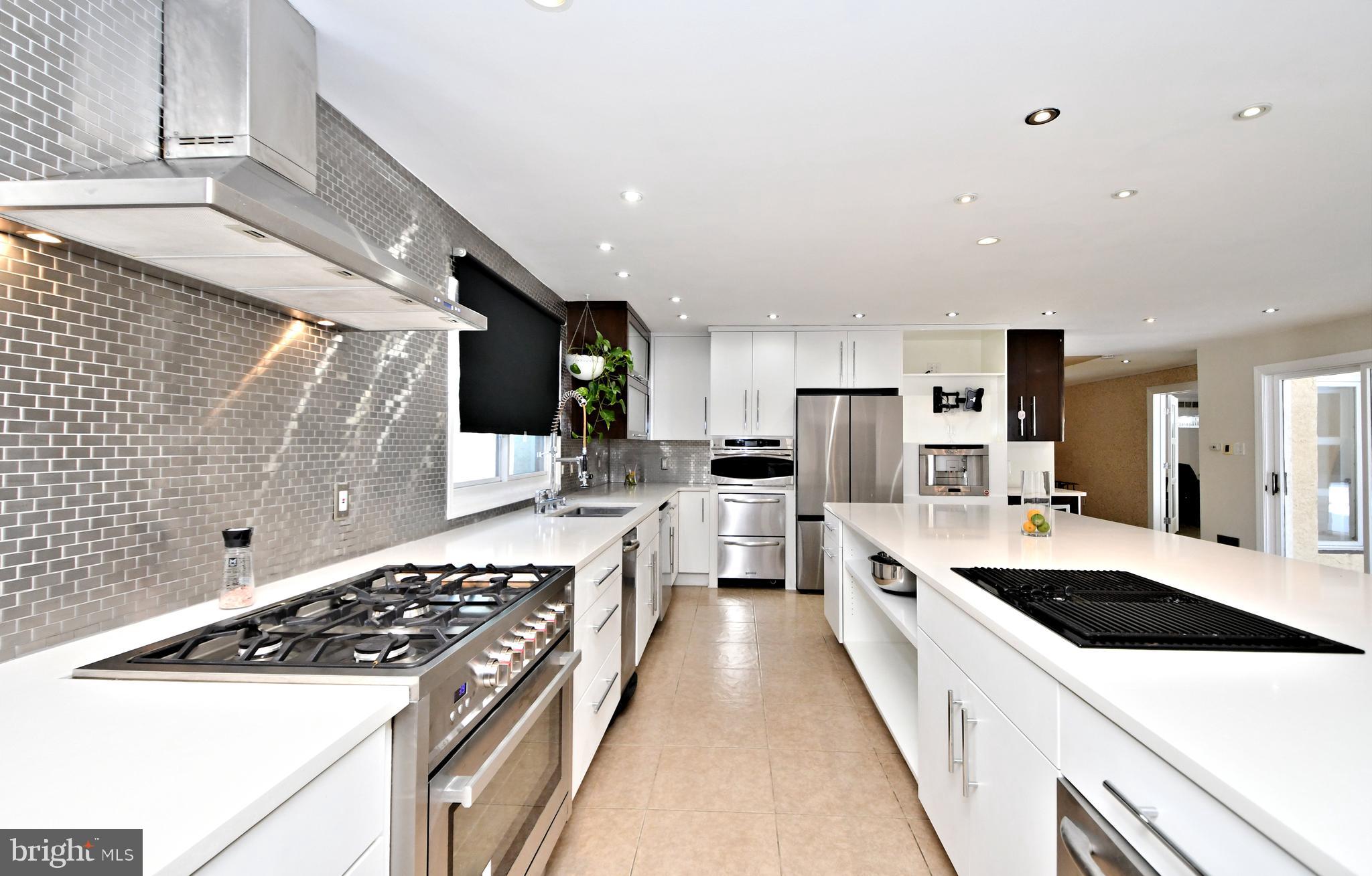 EXECUTIVE ESTATES - Residential