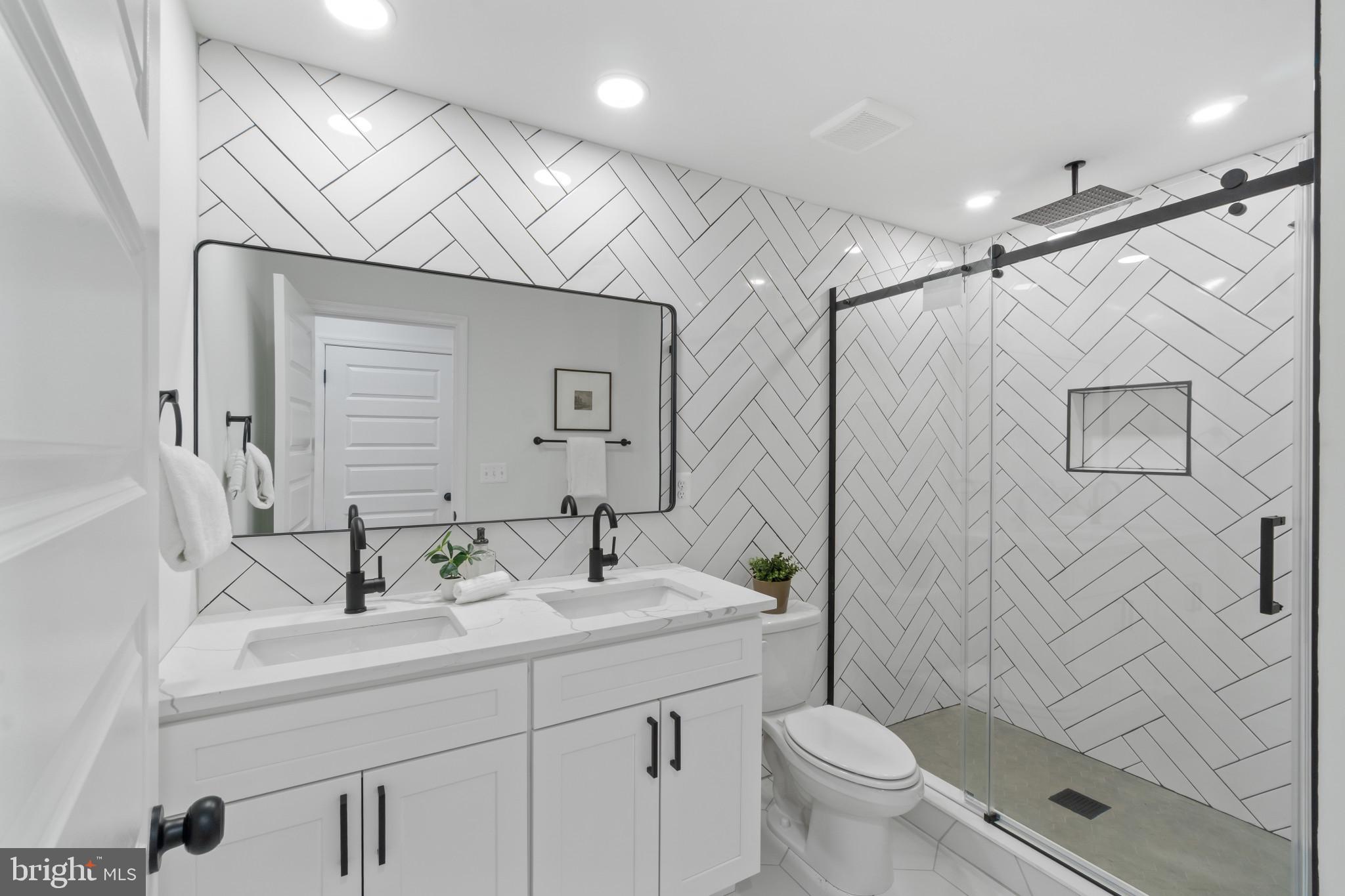 LOCUST POINT - Residential
