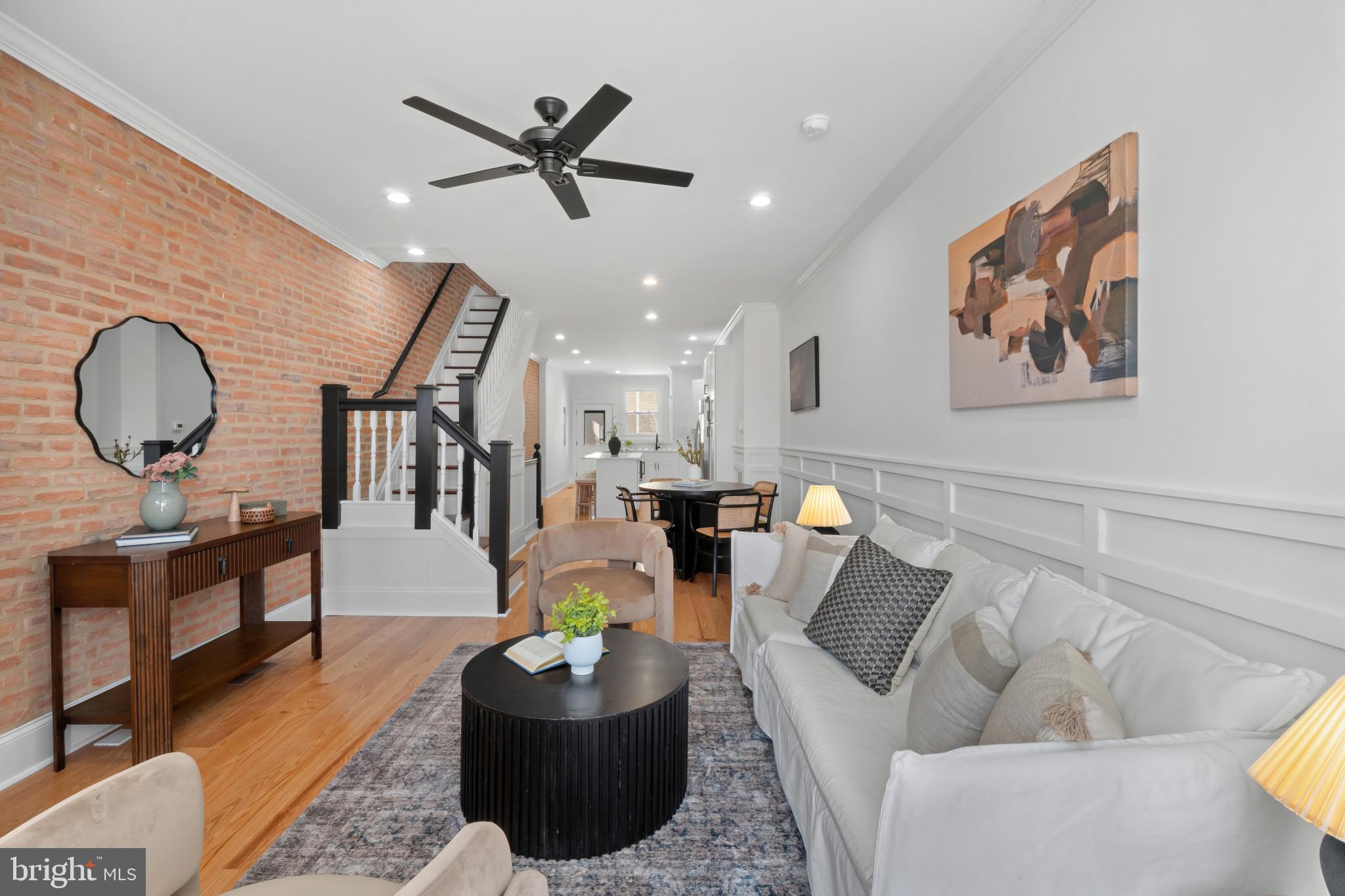 LOCUST POINT - Residential