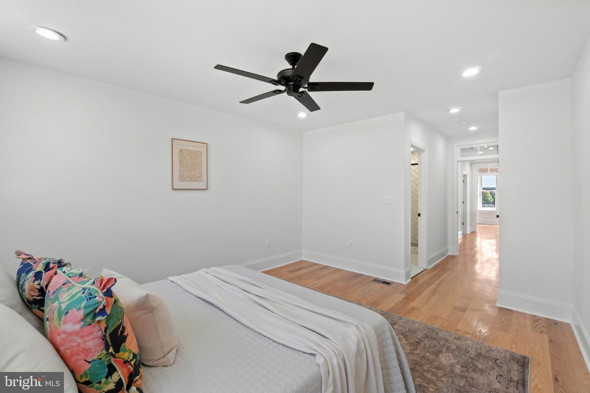 LOCUST POINT - Residential