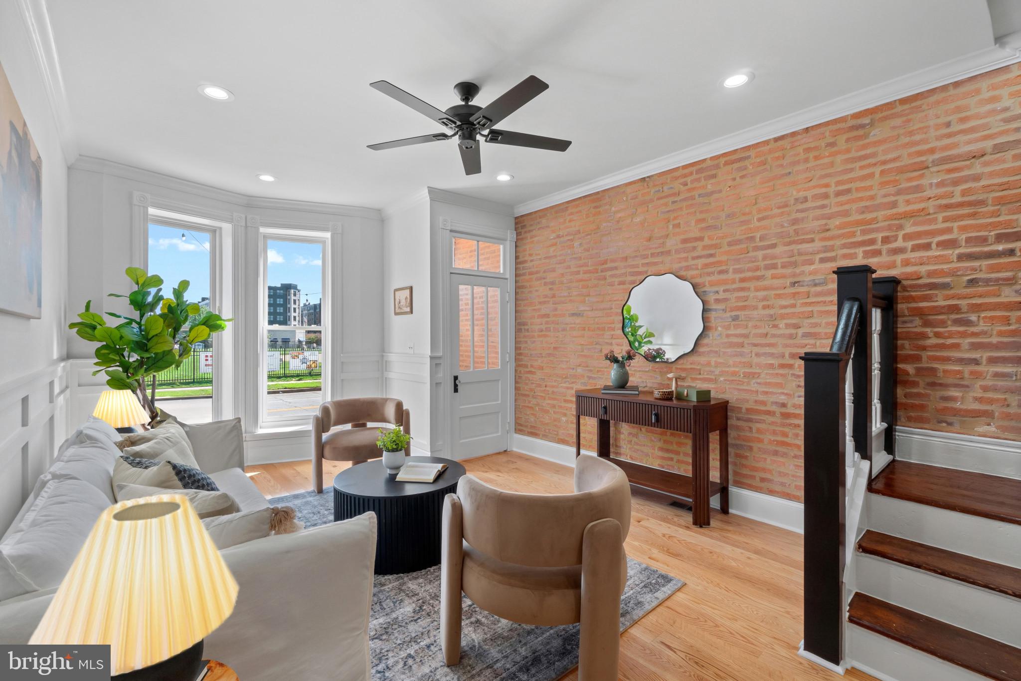 LOCUST POINT - Residential