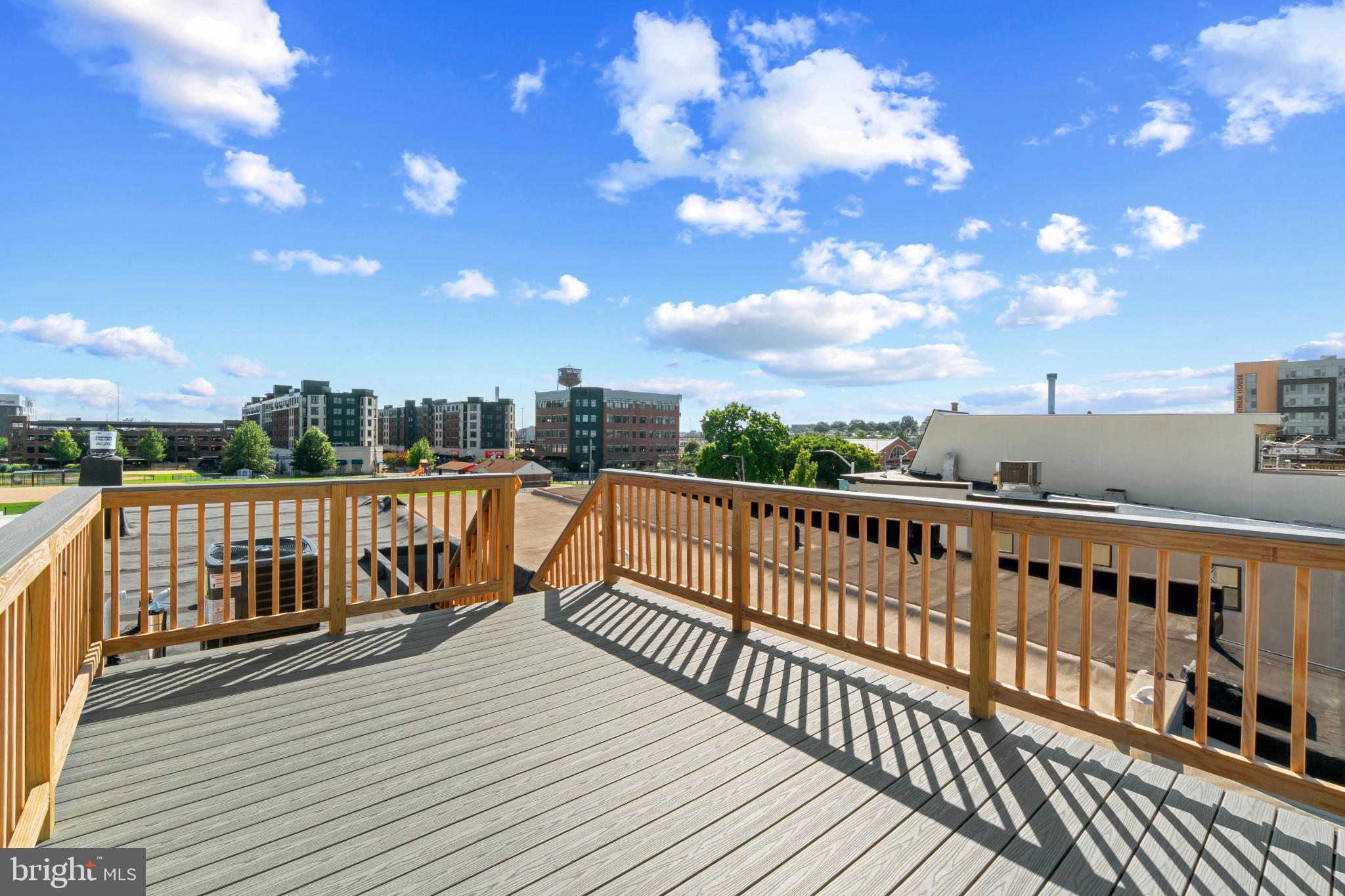 LOCUST POINT - Residential