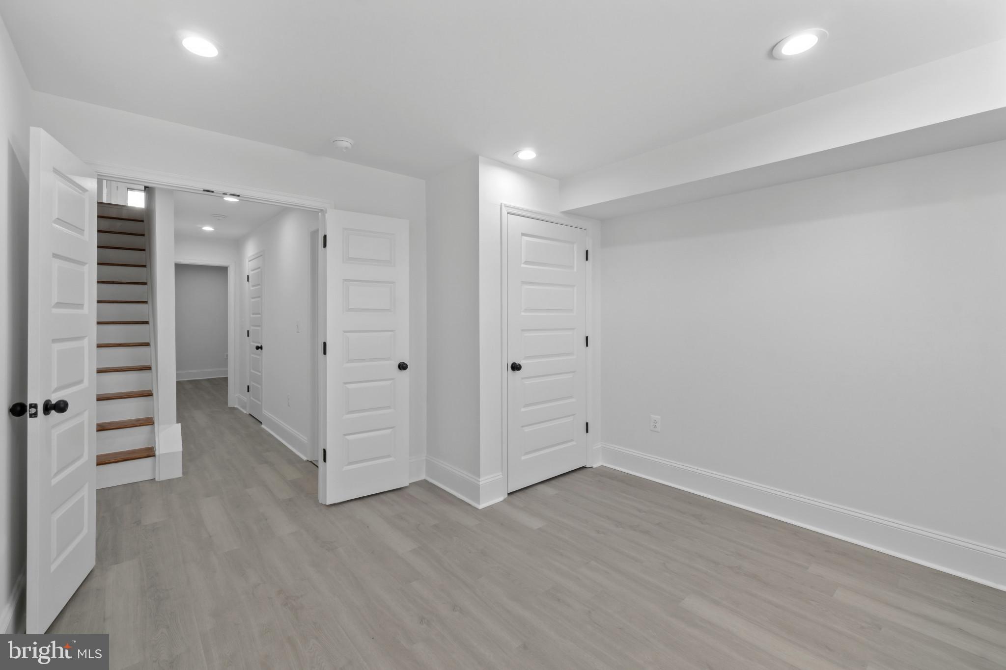 LOCUST POINT - Residential
