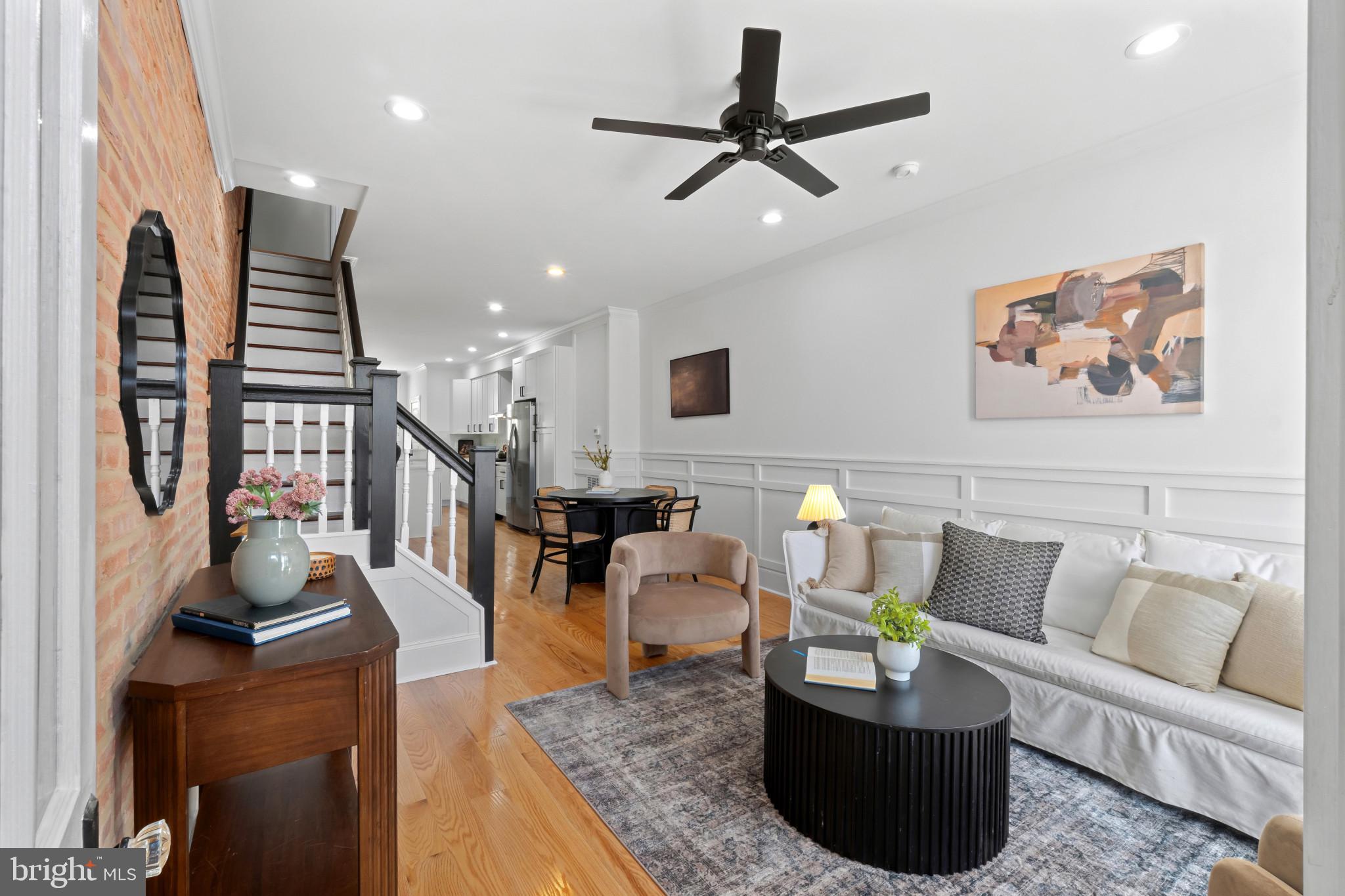 LOCUST POINT - Residential
