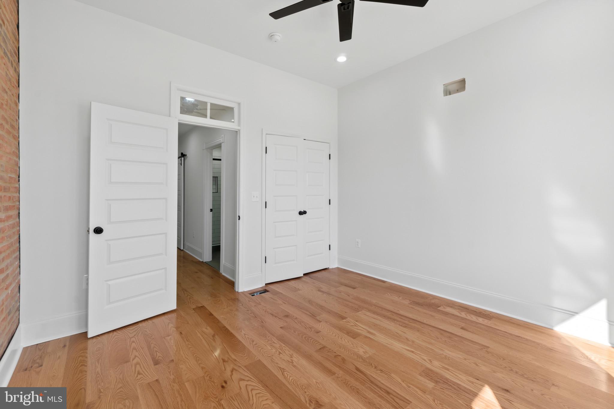 LOCUST POINT - Residential