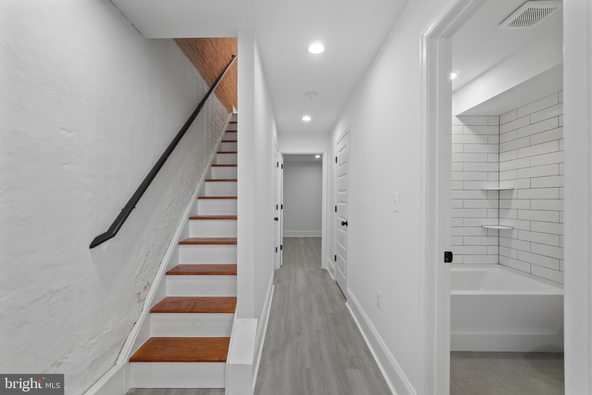 LOCUST POINT - Residential