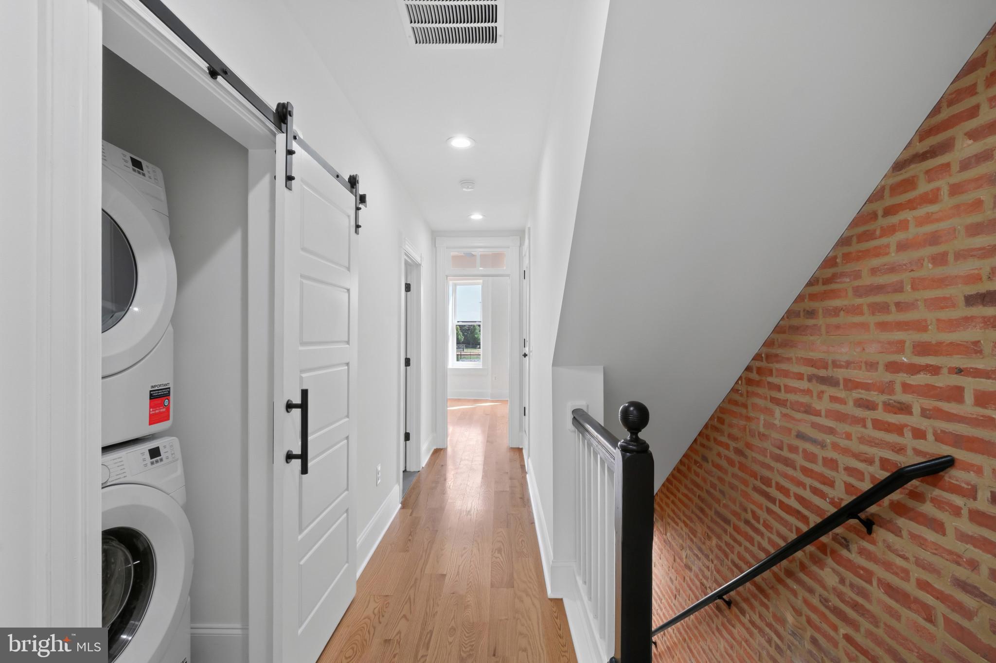 LOCUST POINT - Residential