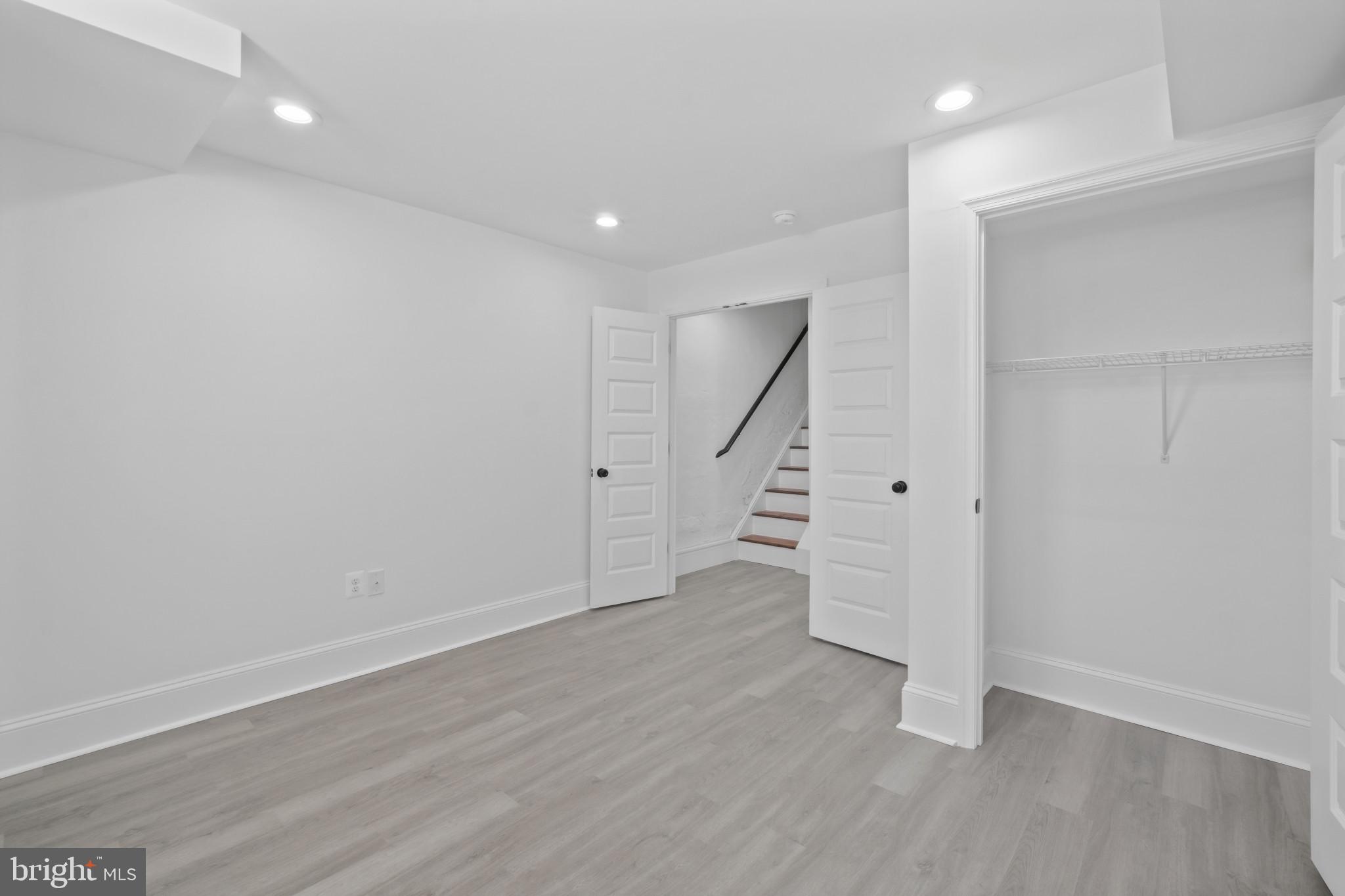 LOCUST POINT - Residential