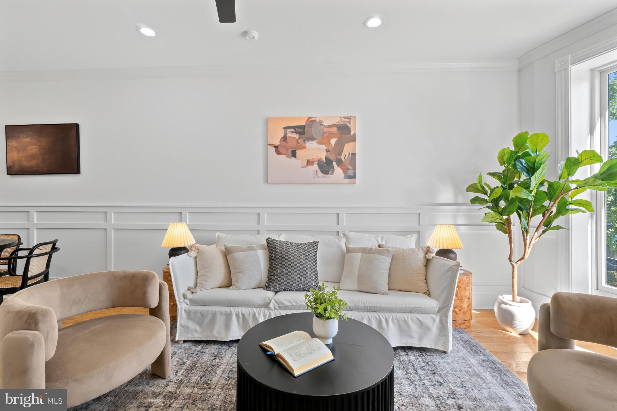LOCUST POINT - Residential