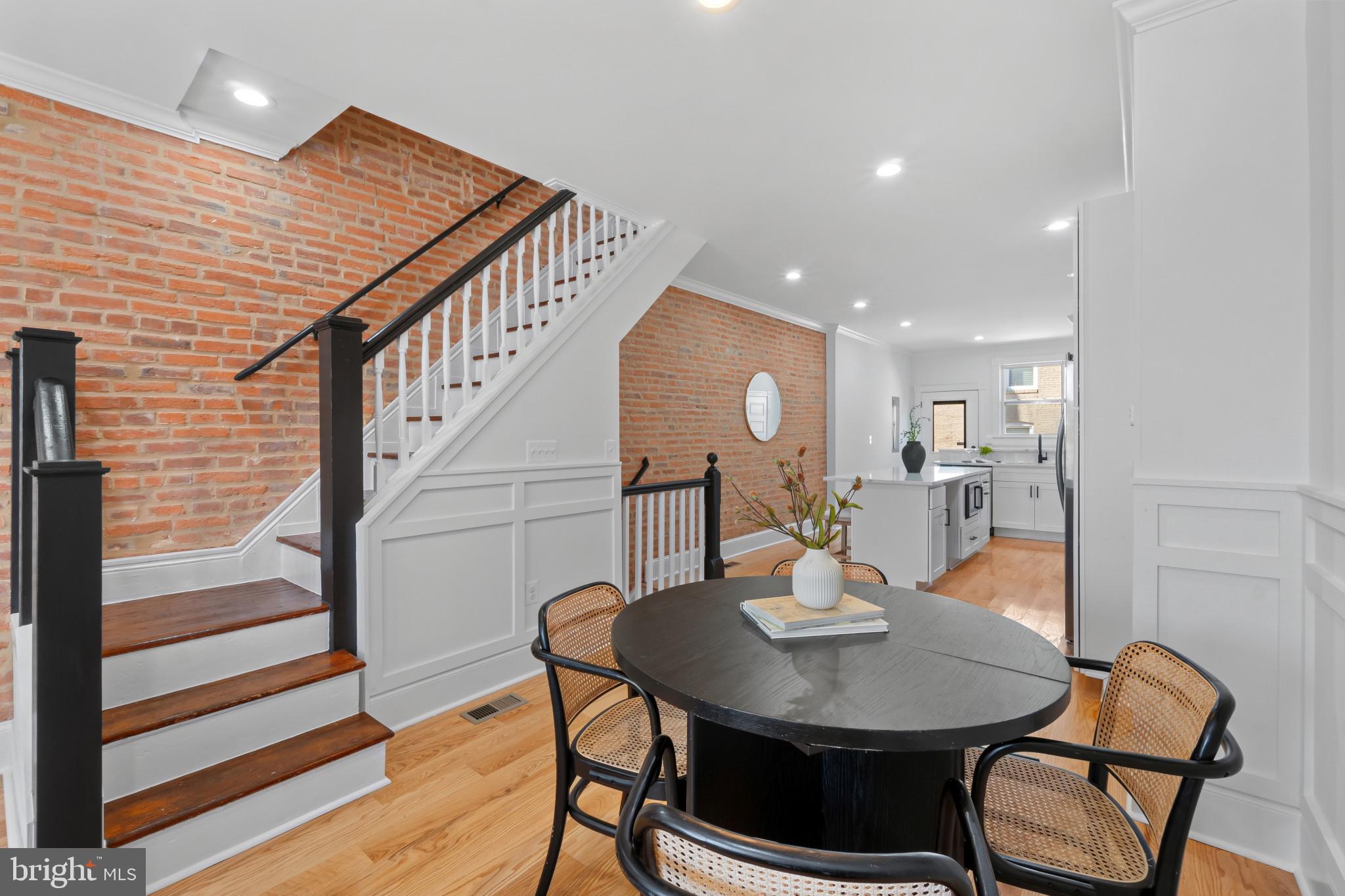 LOCUST POINT - Residential