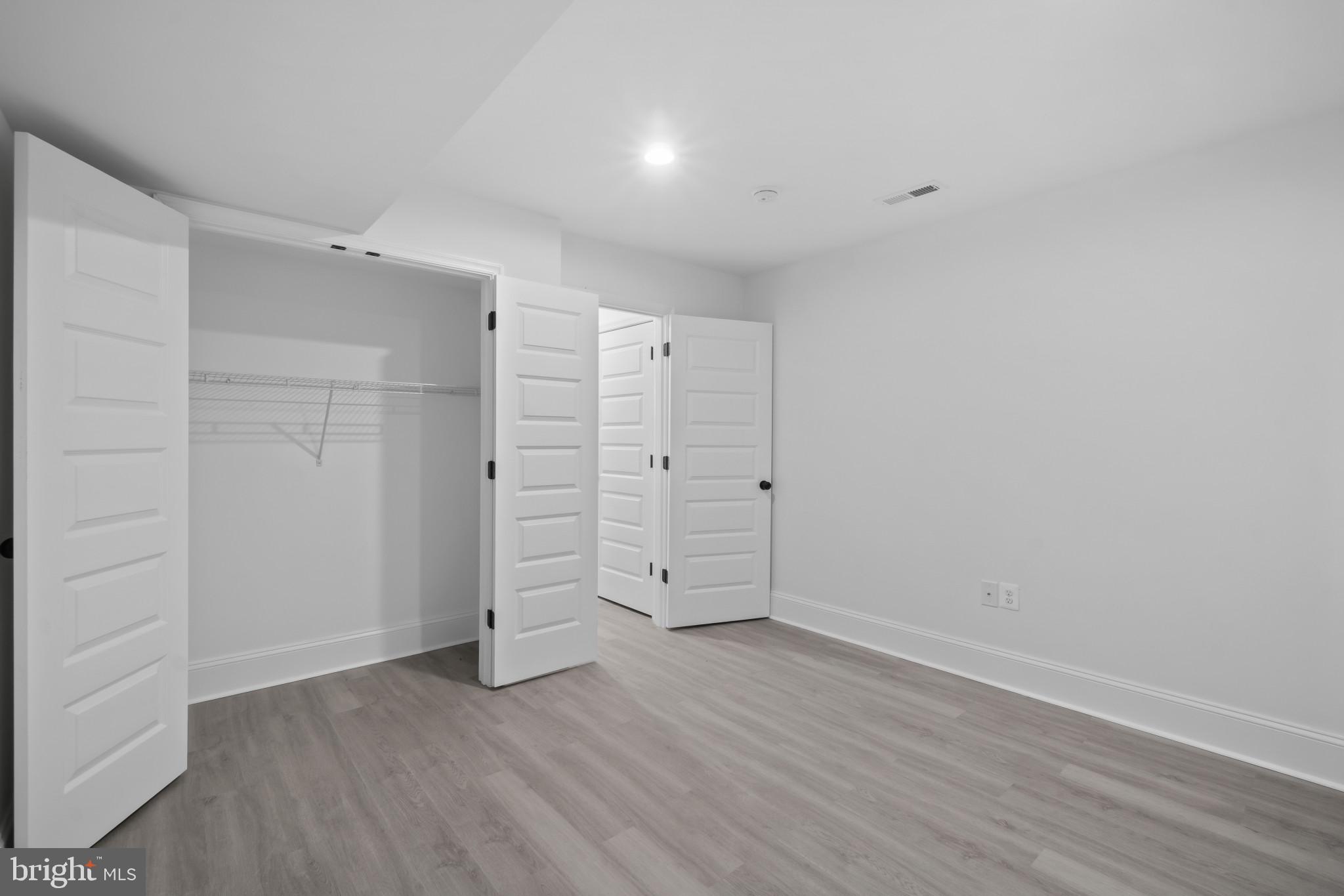 LOCUST POINT - Residential
