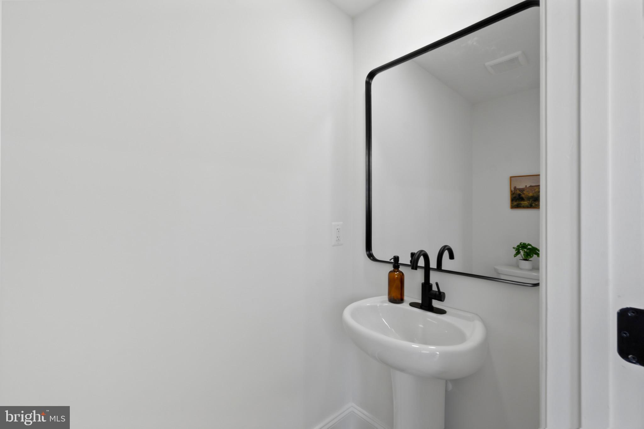 LOCUST POINT - Residential