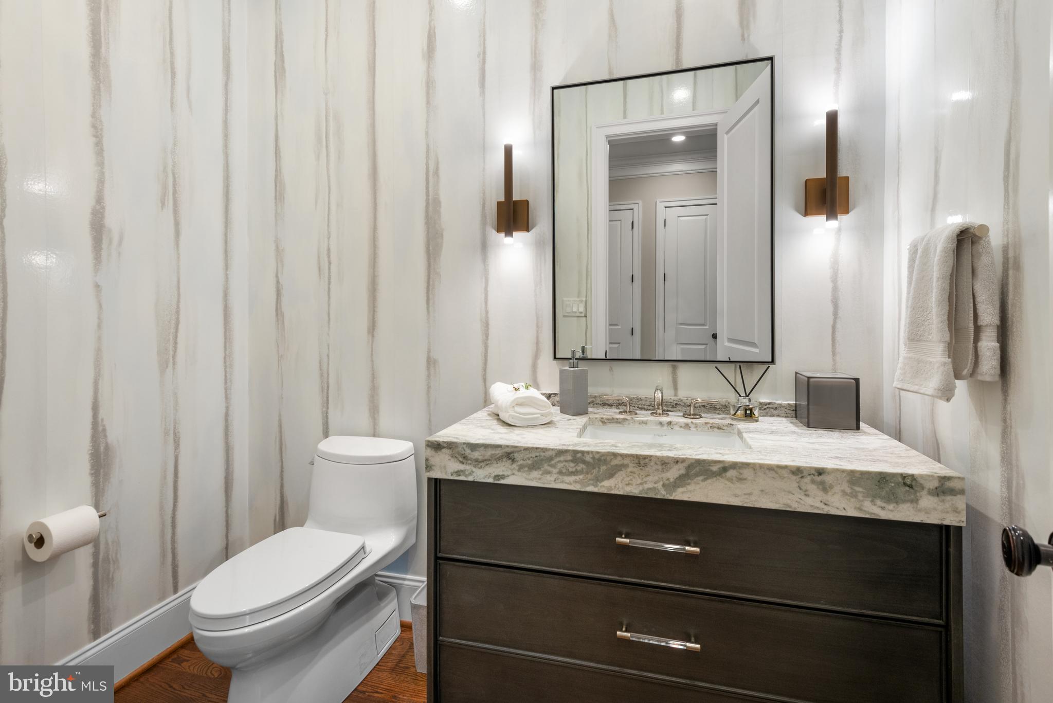 POTOMAC OUTSIDE - Residential