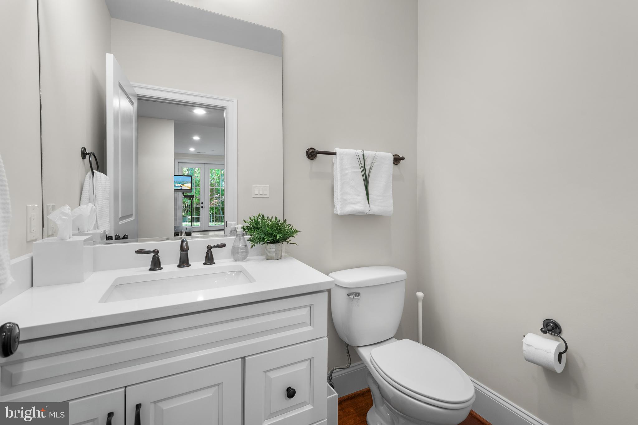 POTOMAC OUTSIDE - Residential