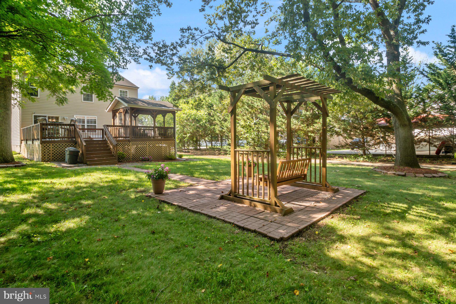 GERARD PLAZA - Residential
