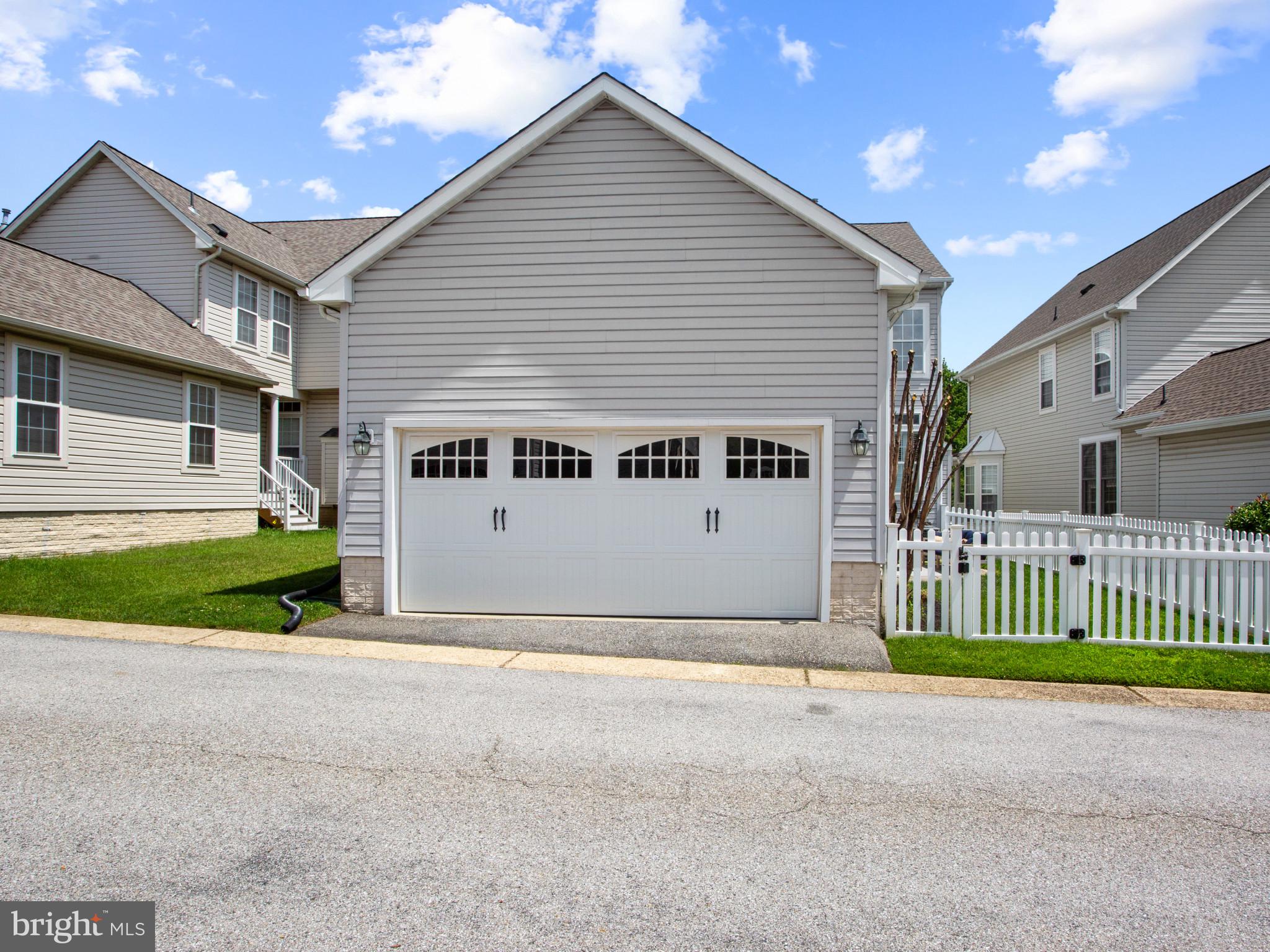 VILLAGES OF DORCHESTER - Residential