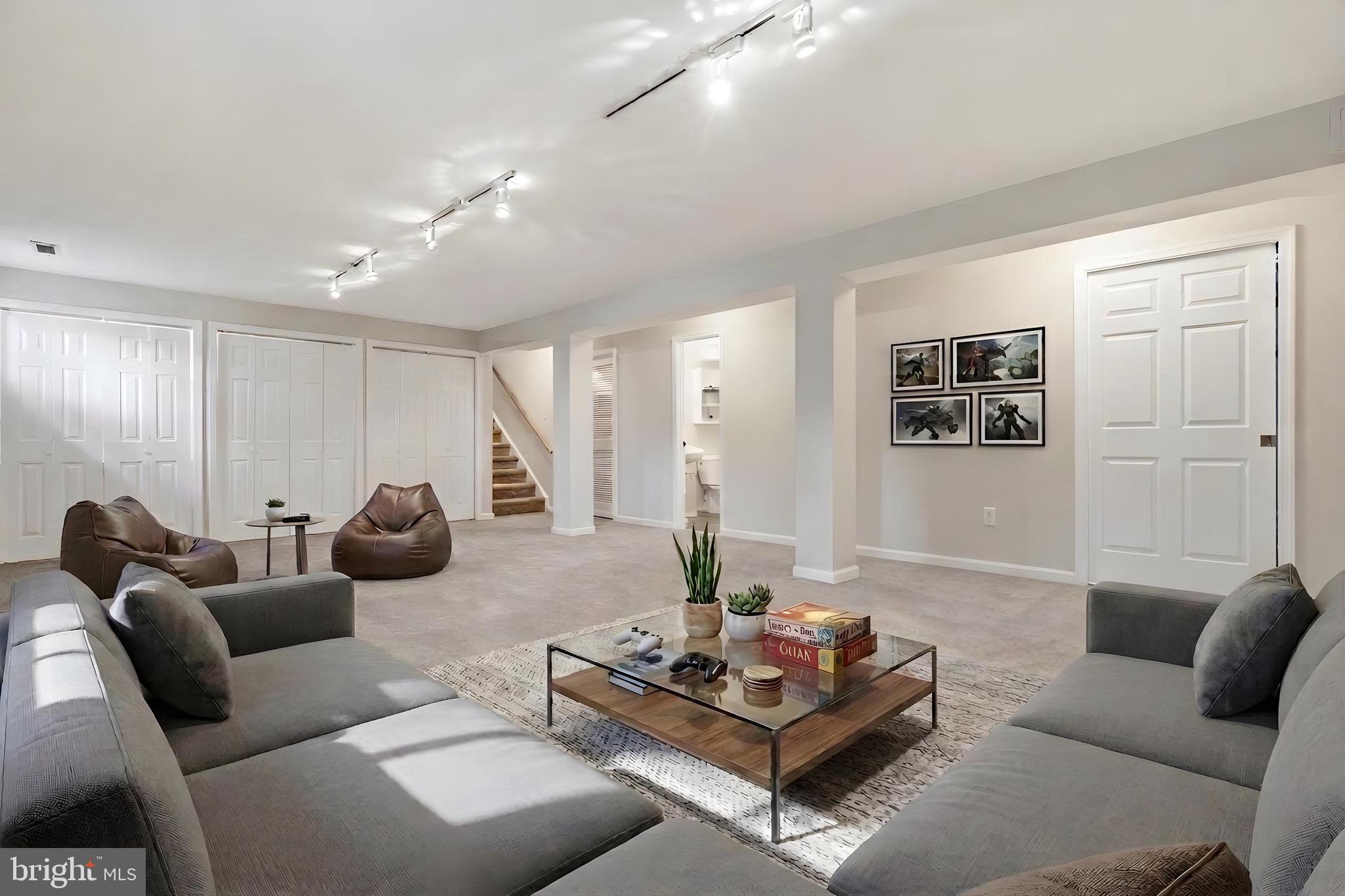 FAIRLAND ACRES - Residential