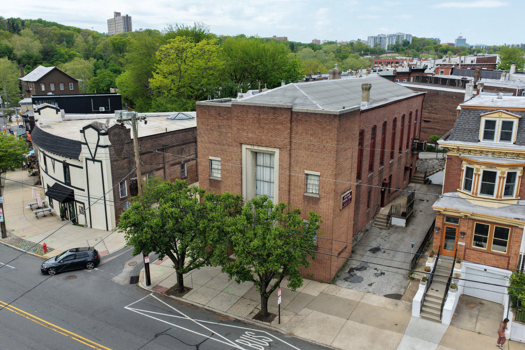 EAST FALLS - Commercial Sale
