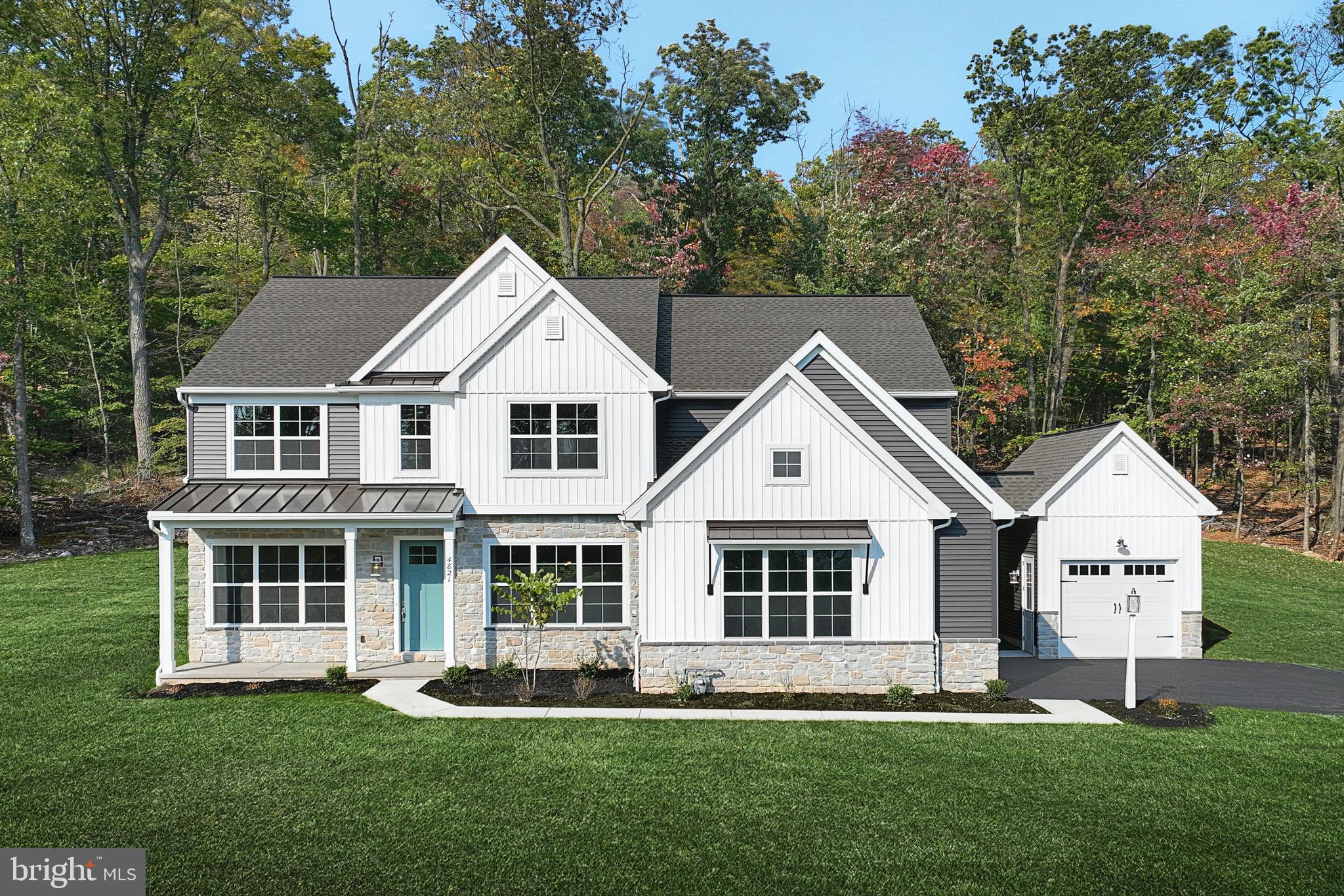 MOUNTAINDALE - Residential