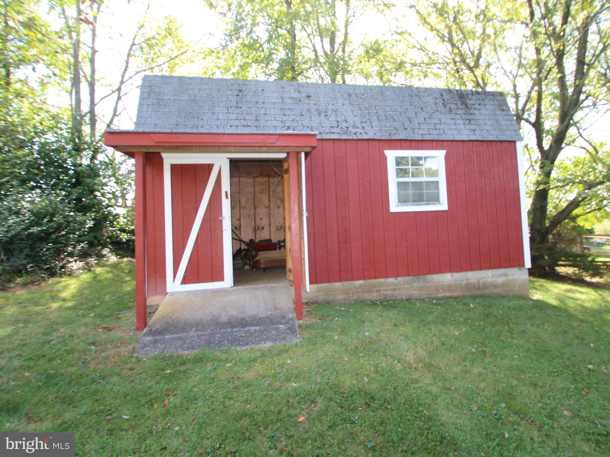 SUNNYBROOK FARMS - Residential