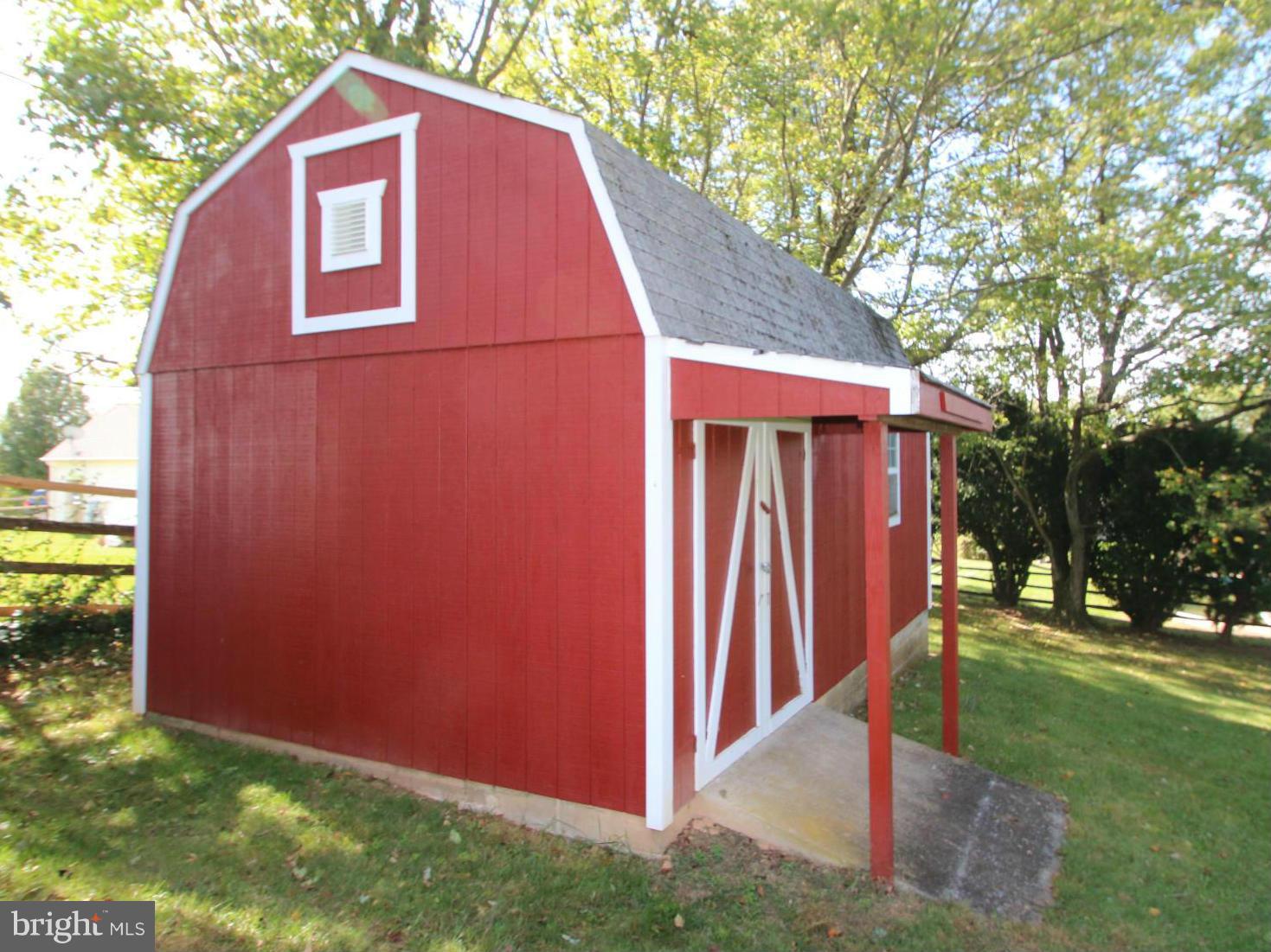 SUNNYBROOK FARMS - Residential