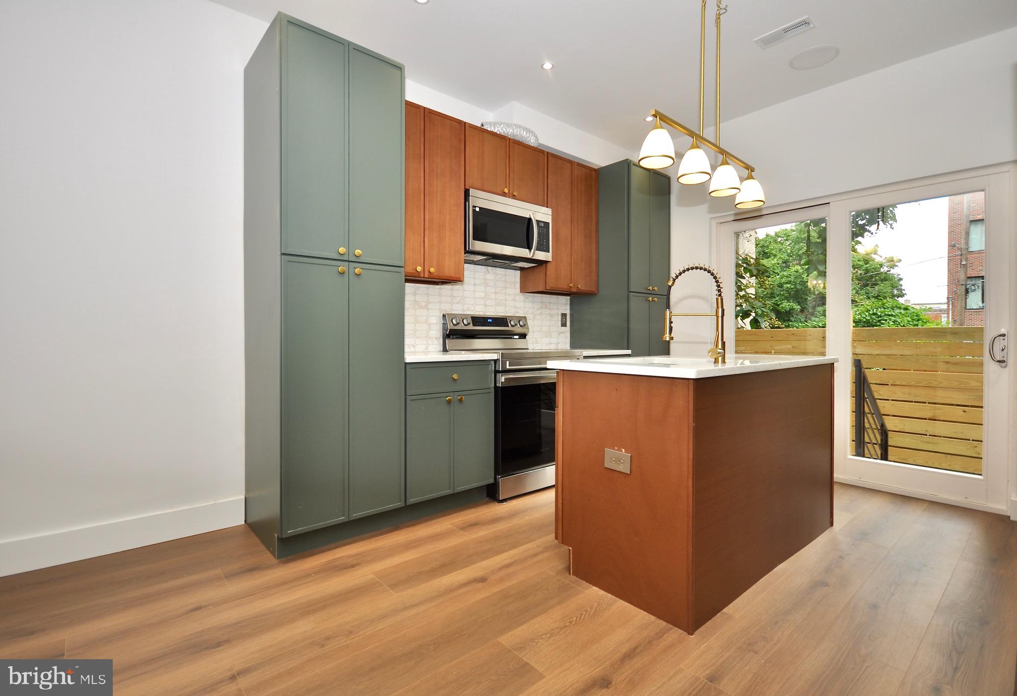NORRIS SQUARE - Residential