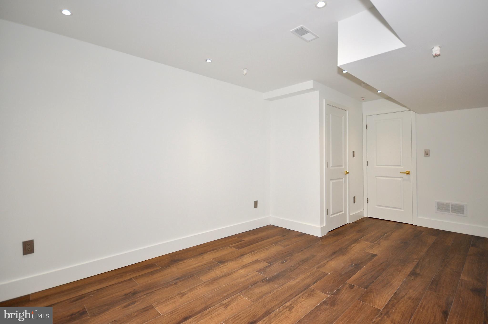 NORRIS SQUARE - Residential