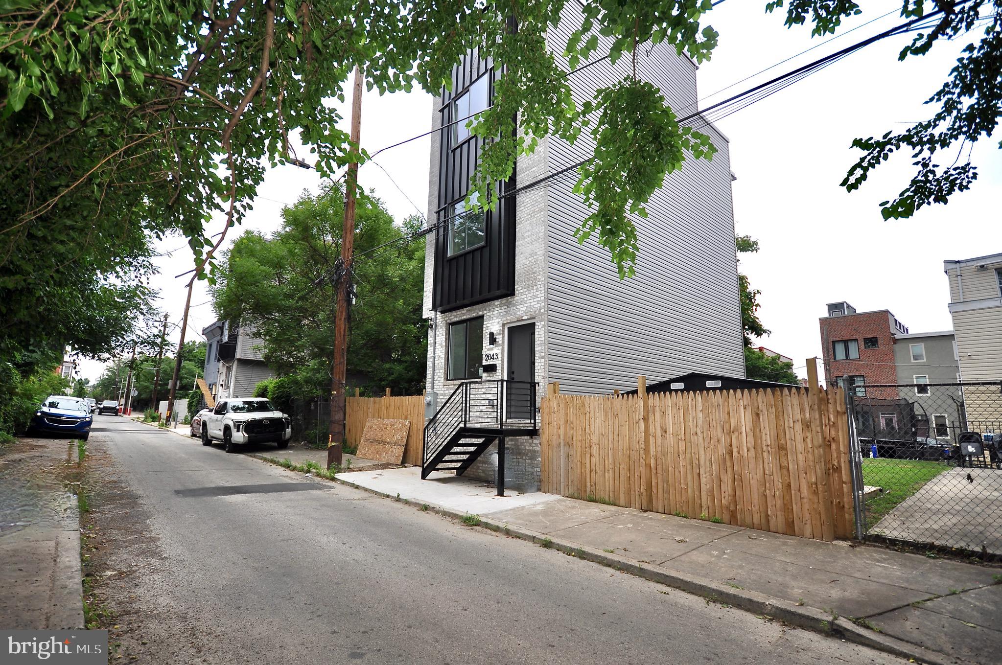 NORRIS SQUARE - Residential