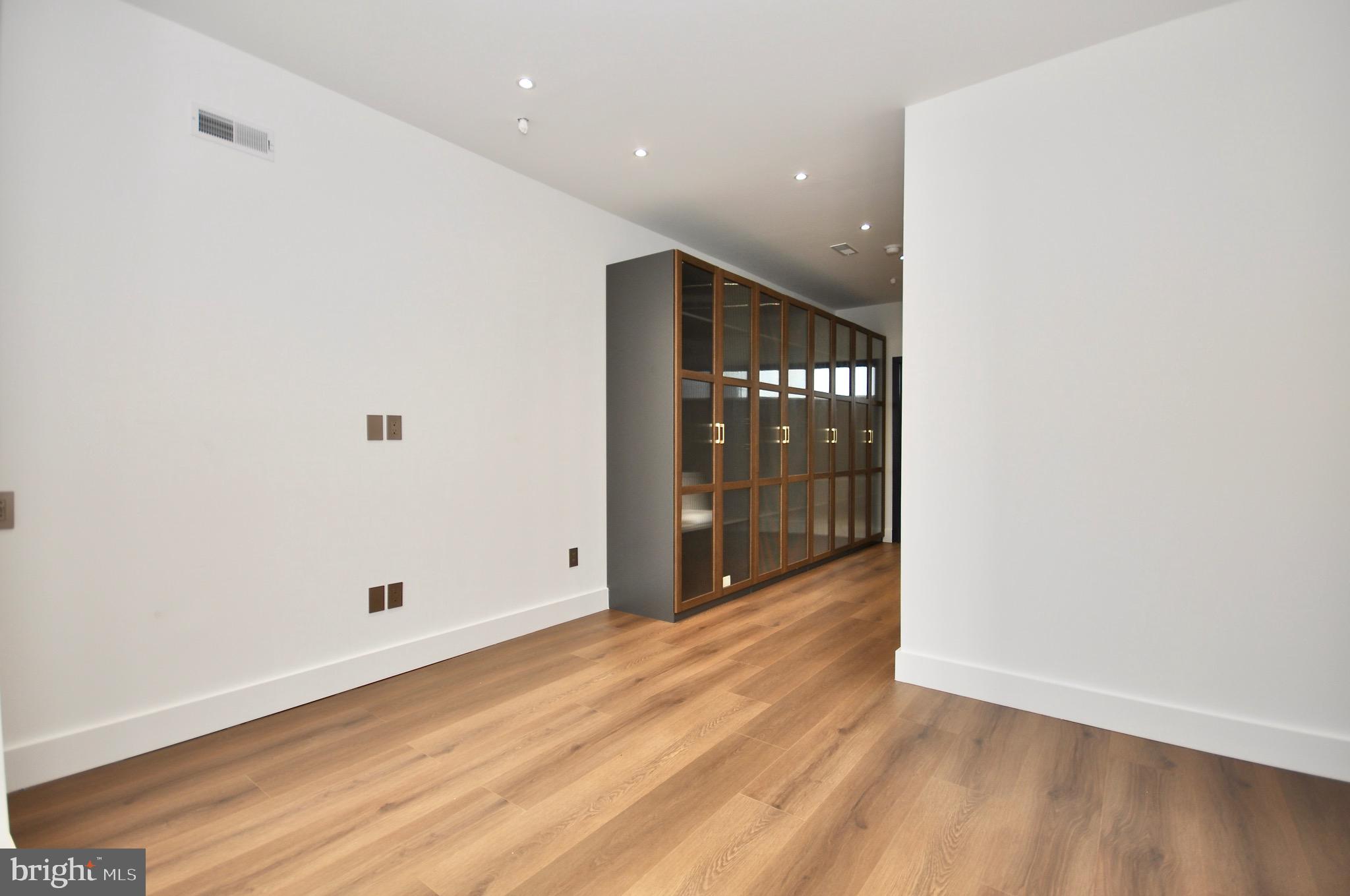 NORRIS SQUARE - Residential