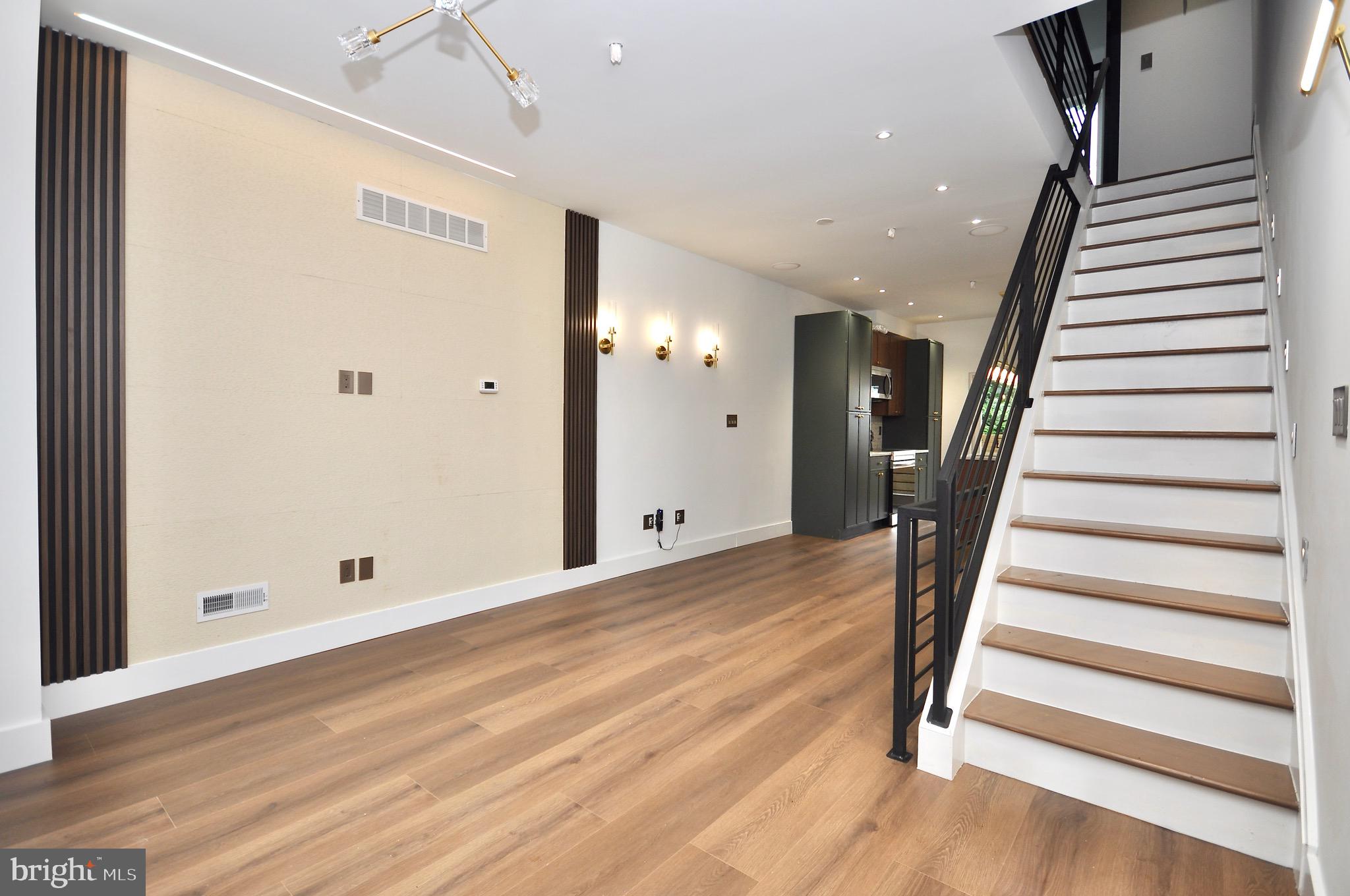NORRIS SQUARE - Residential