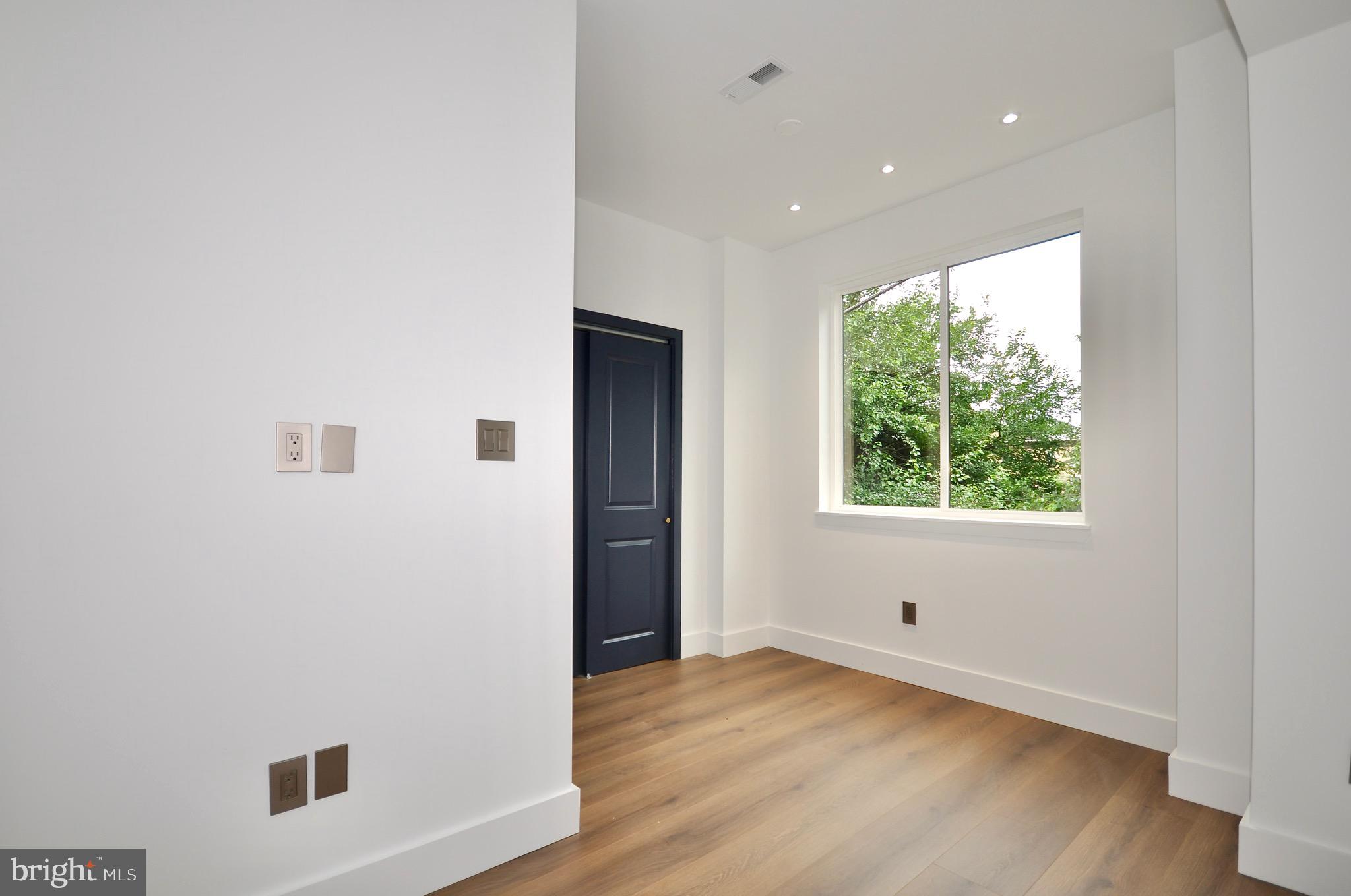 NORRIS SQUARE - Residential