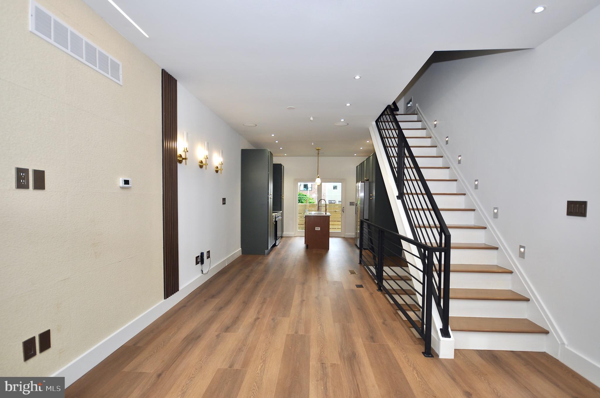 NORRIS SQUARE - Residential