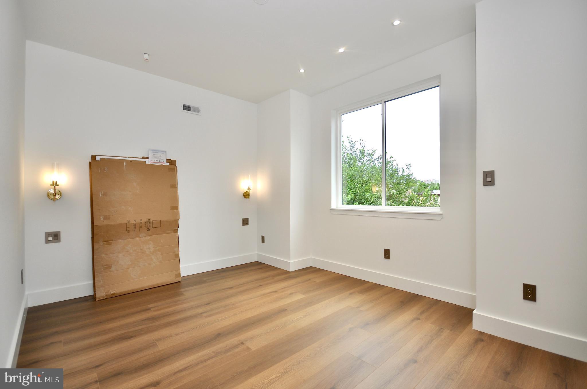 NORRIS SQUARE - Residential